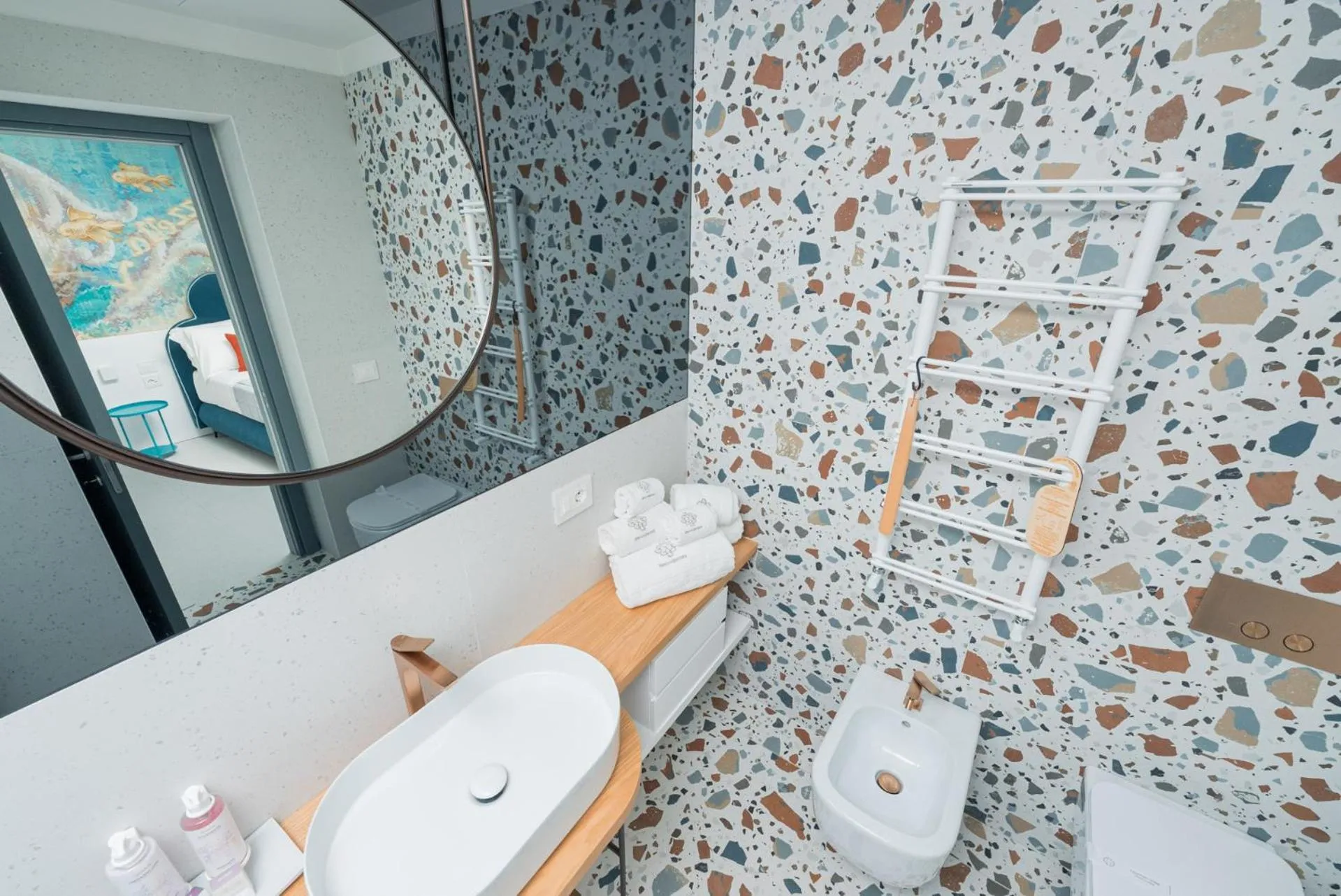 Shower in Albergo Dipinto BaccoFurore