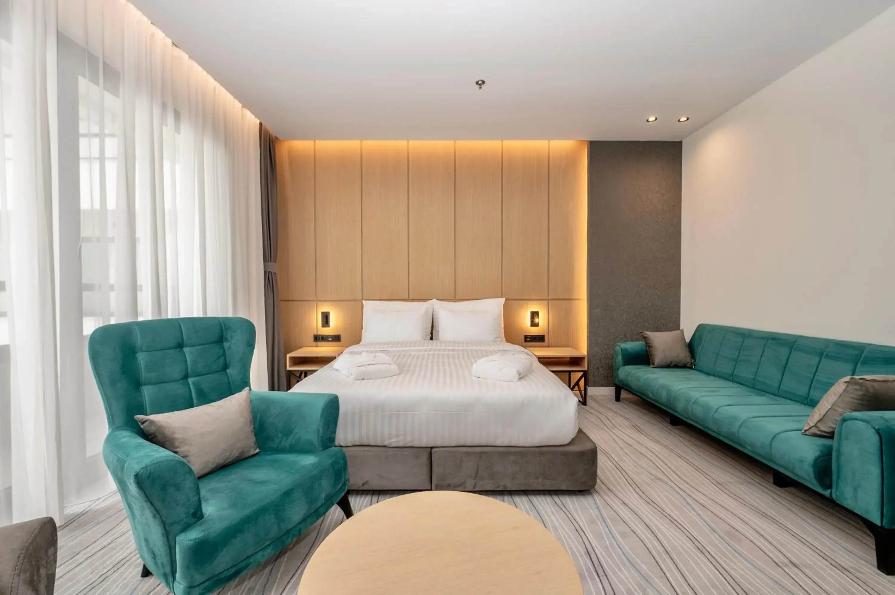 Deluxe Double Room with Balcony and Sea View in The Grandeur Hotel Deluxe Double Room with Balcony and Sea View in The Grandeur Hotel