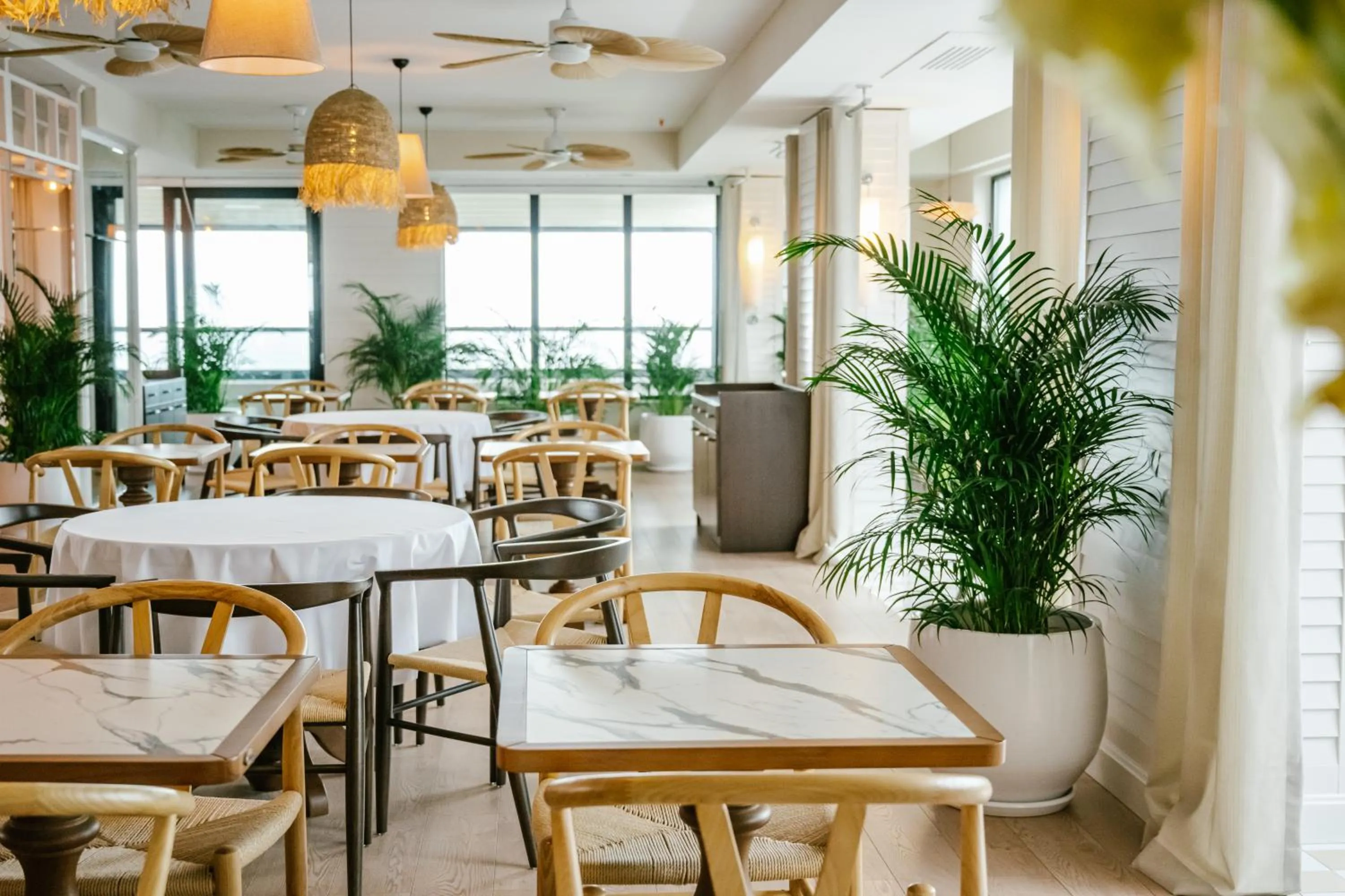 Restaurant/places to eat in The Grandeur Hotel