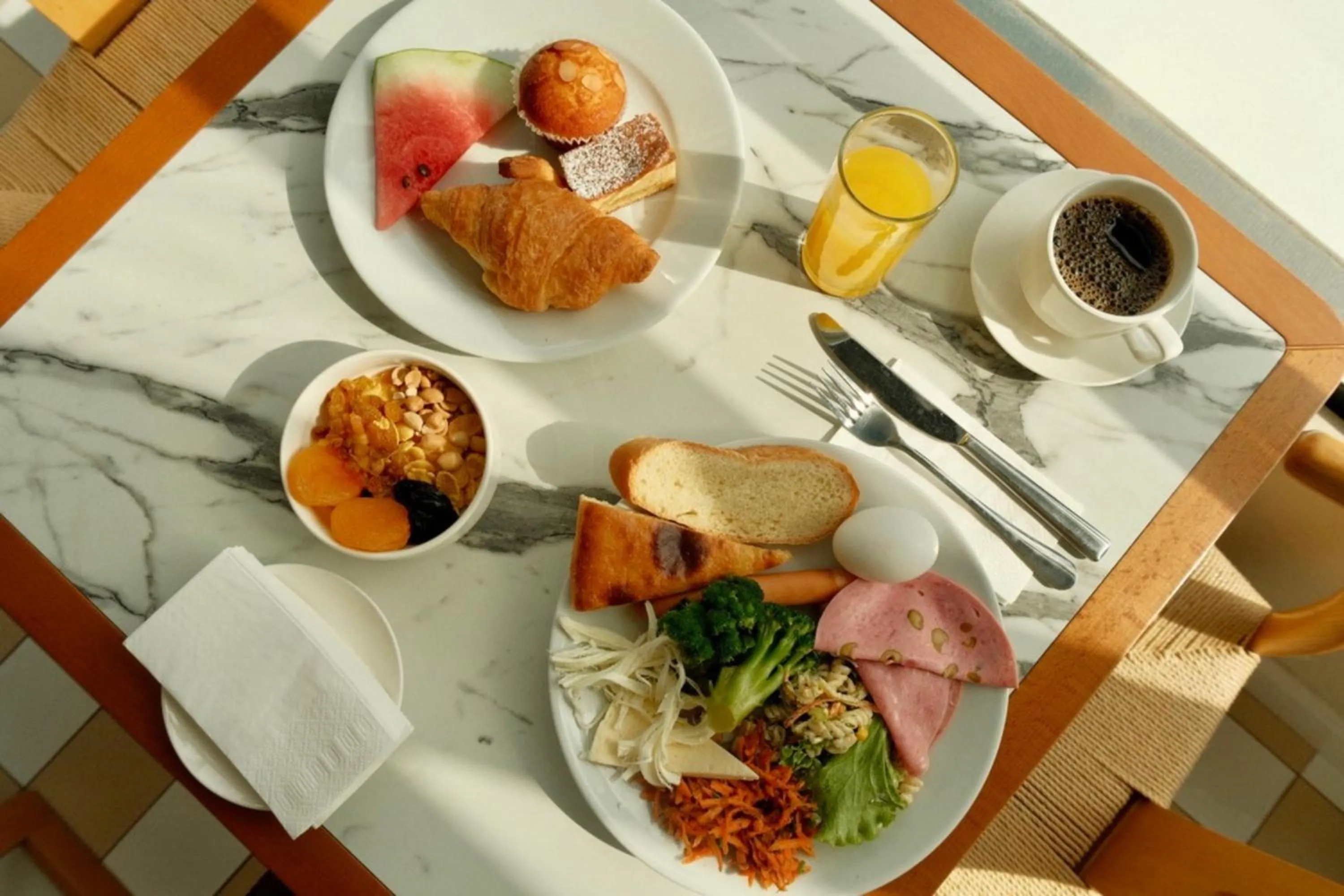 Food and drinks in The Grandeur Hotel