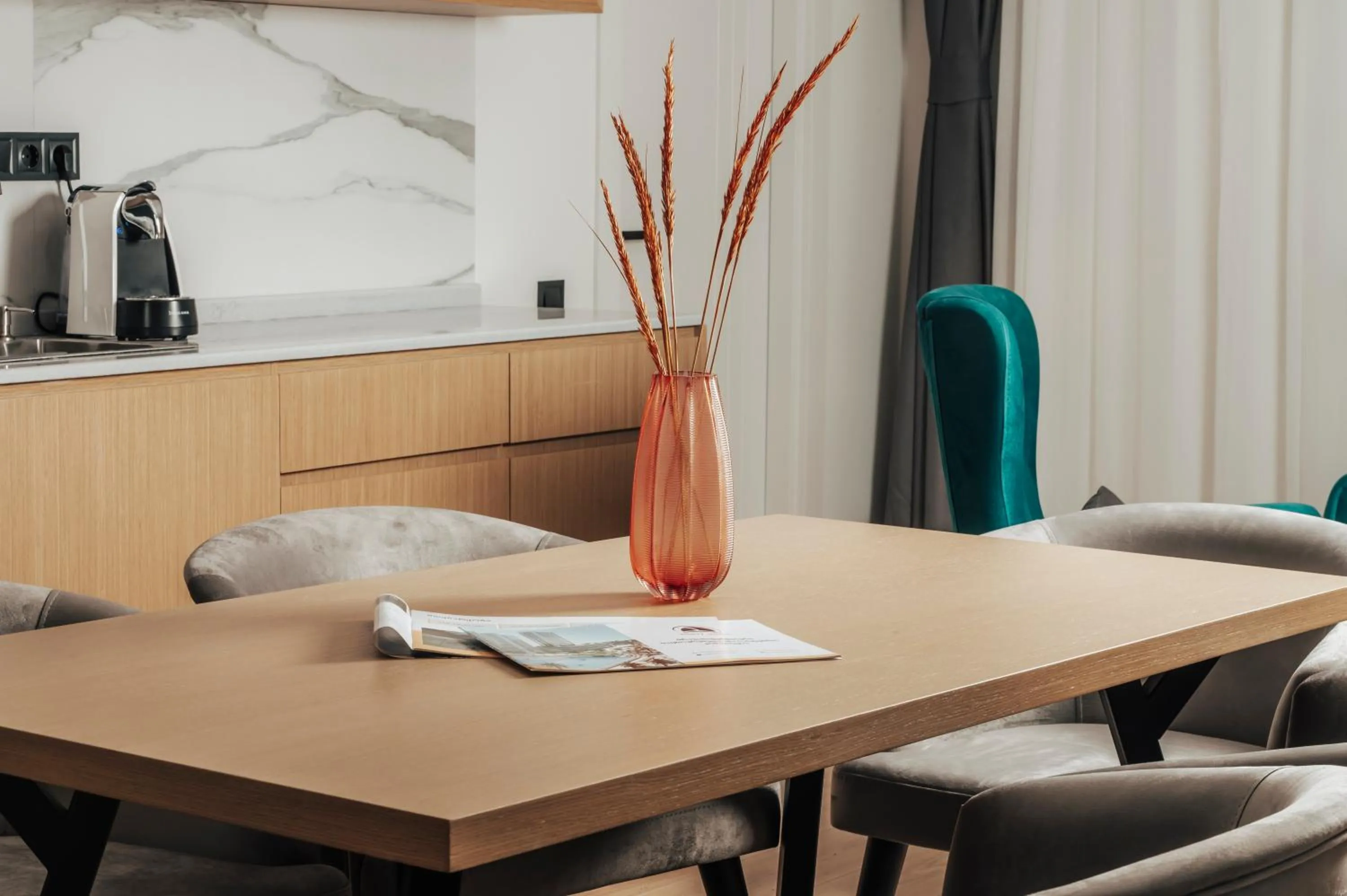 Coffee/tea facilities in The Grandeur Hotel