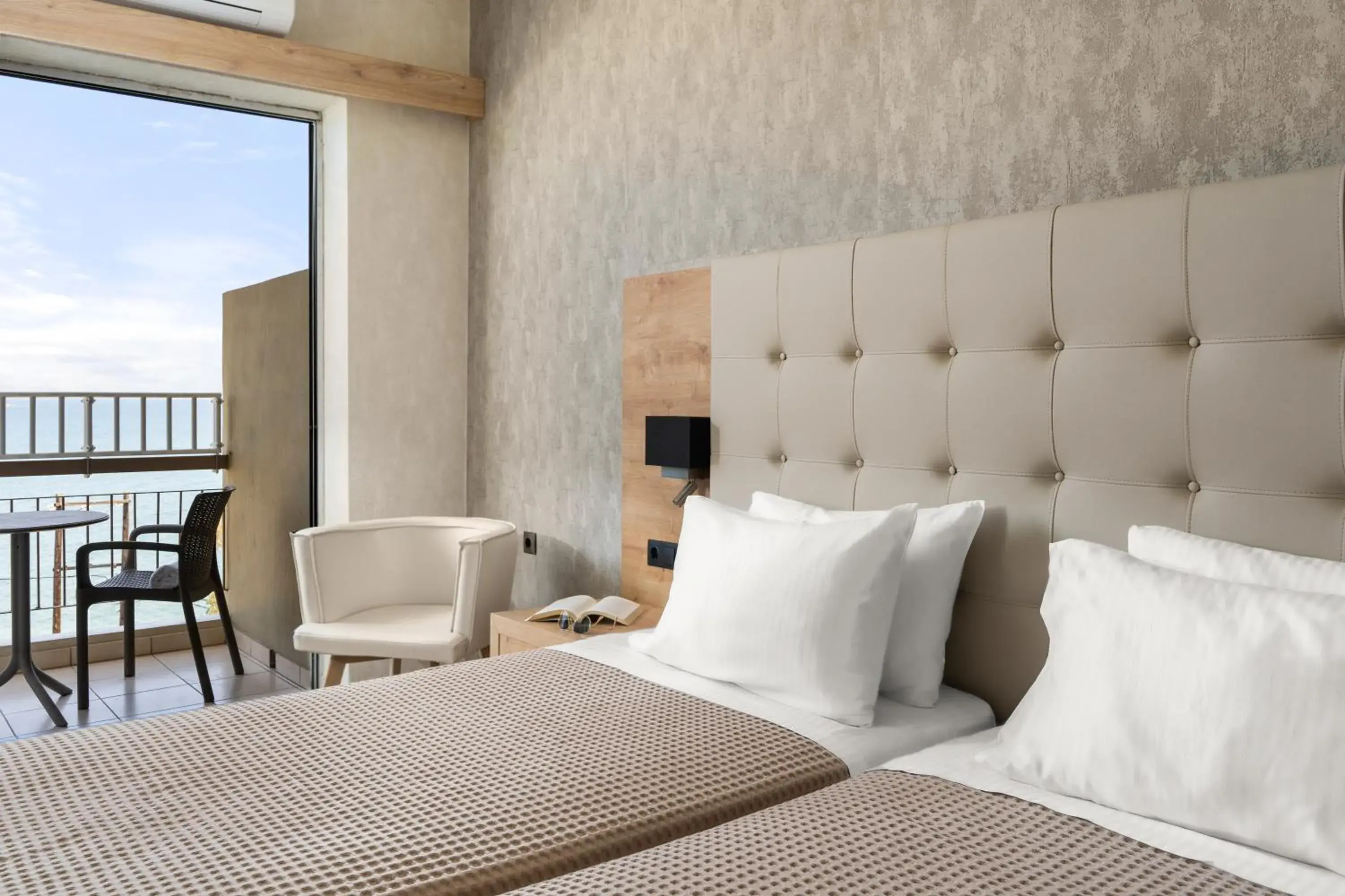 Standard Twin Room in Stefania Hotel Standard Twin Room in Stefania Hotel