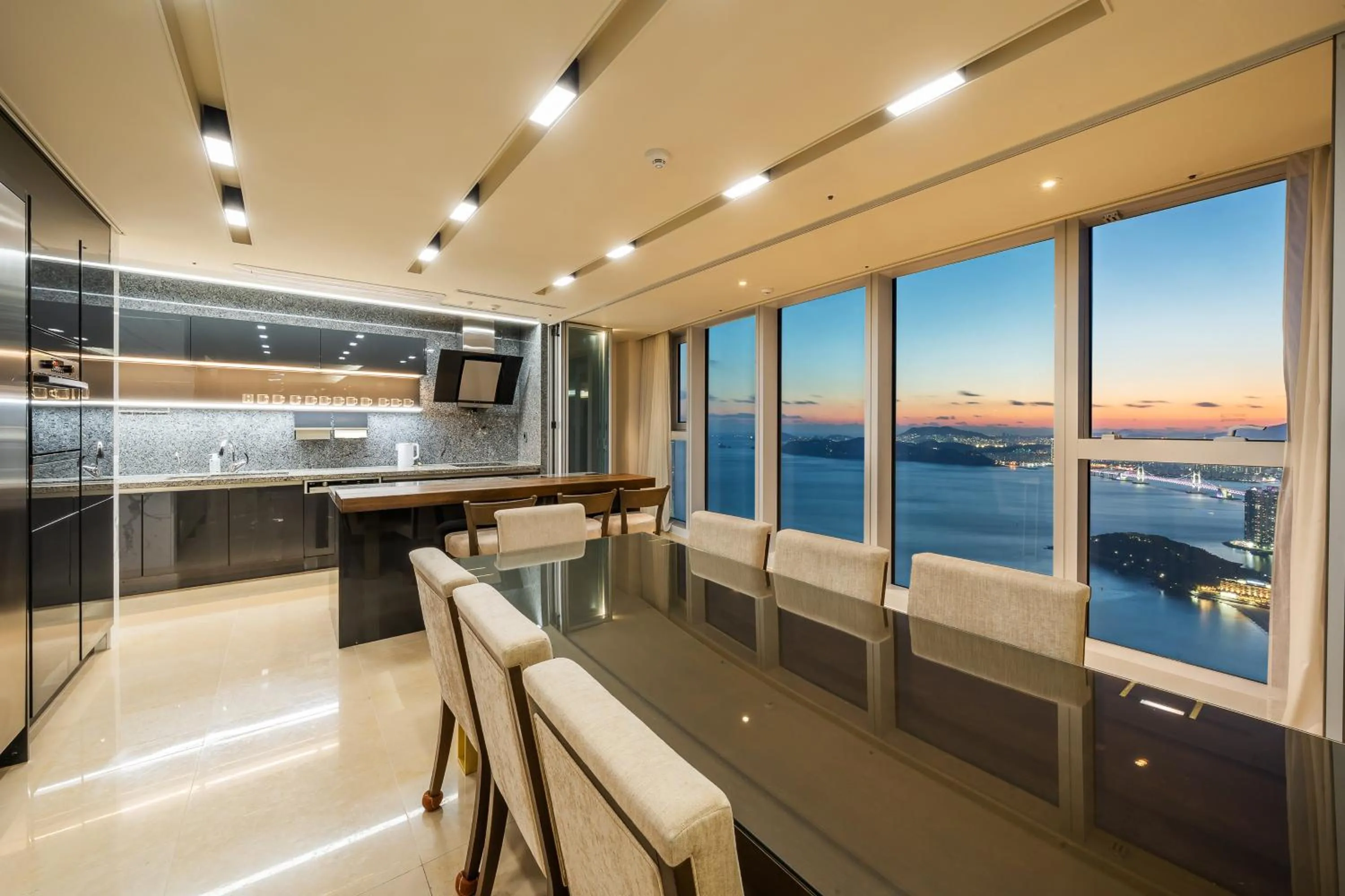 Kitchen or kitchenette in LCT Residence Y collection