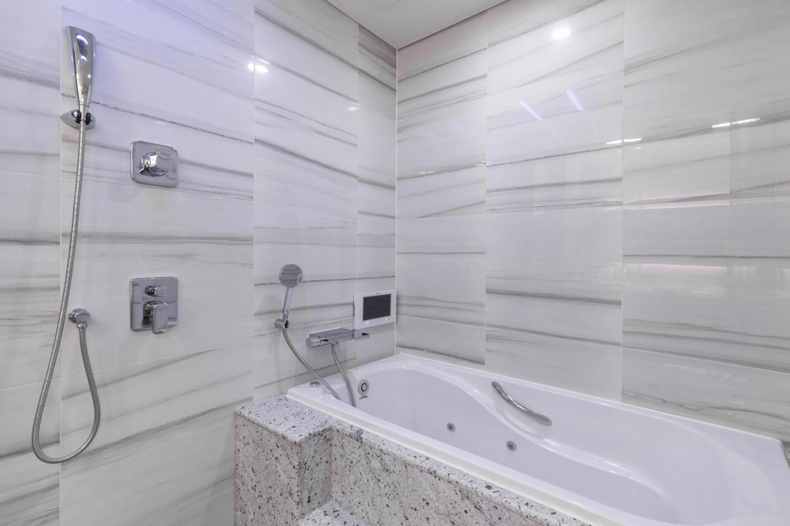 LCT Residence Y collection