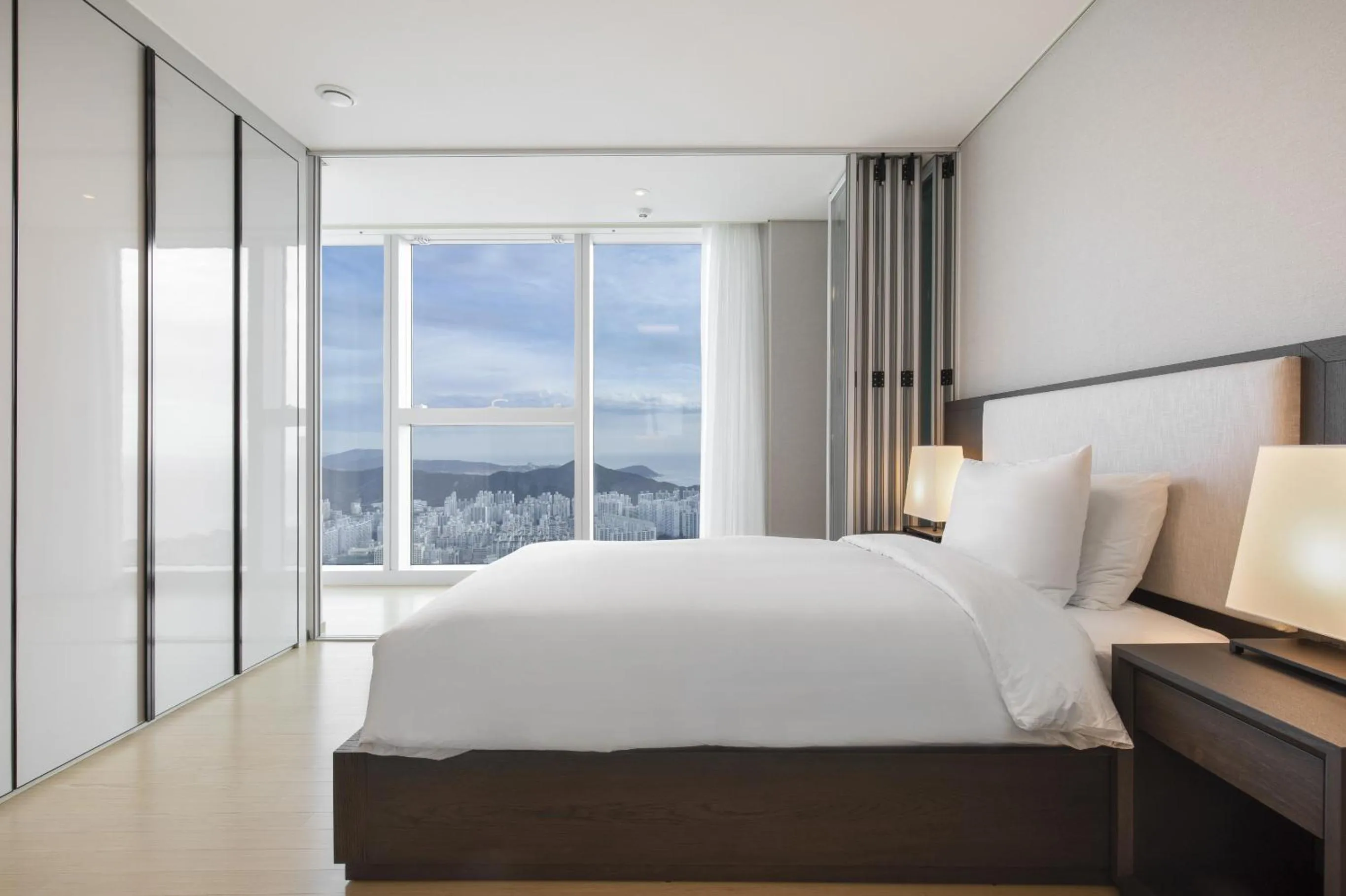 Bed in LCT Residence Y collection