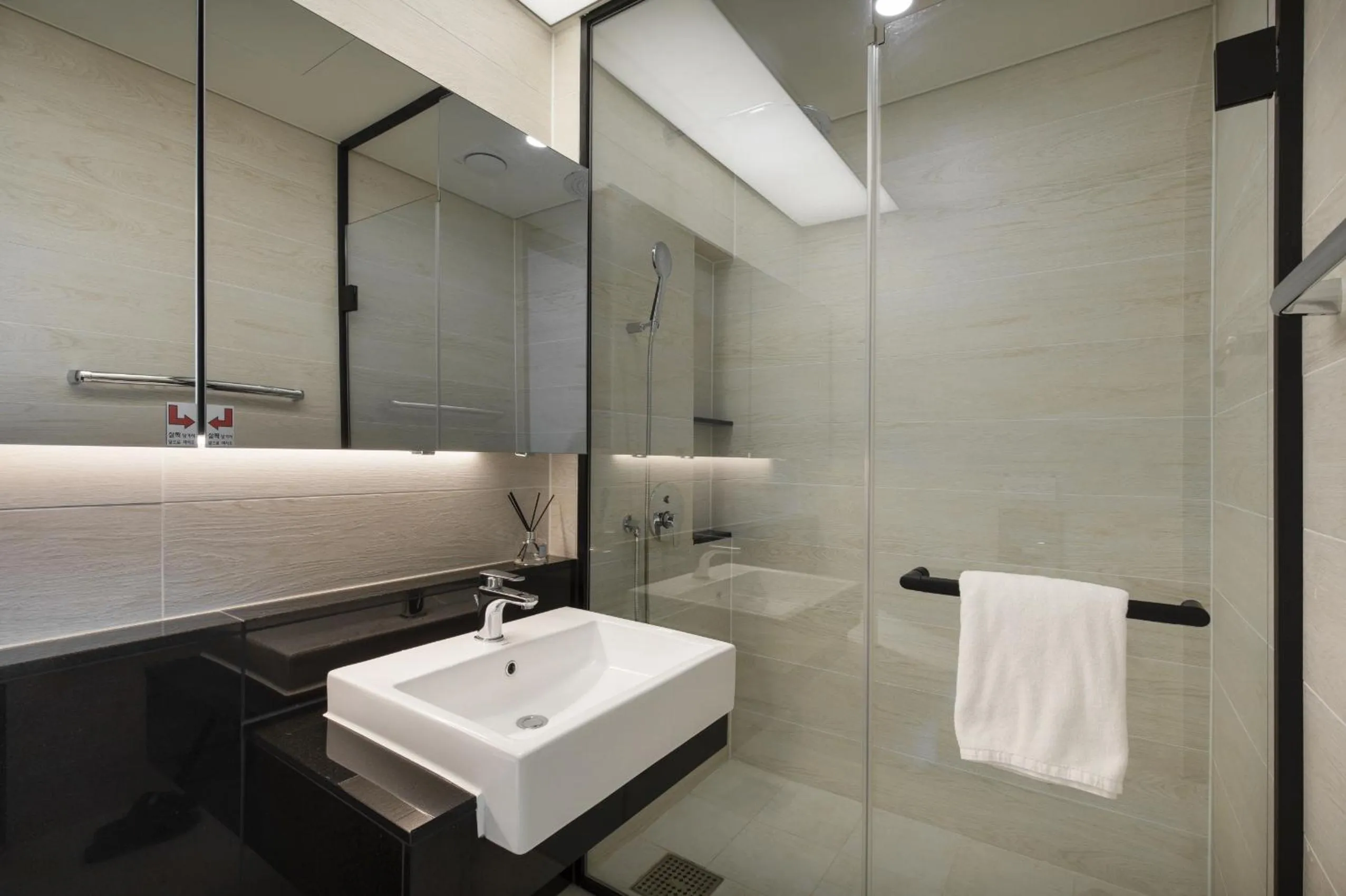 LCT Residence Y collection