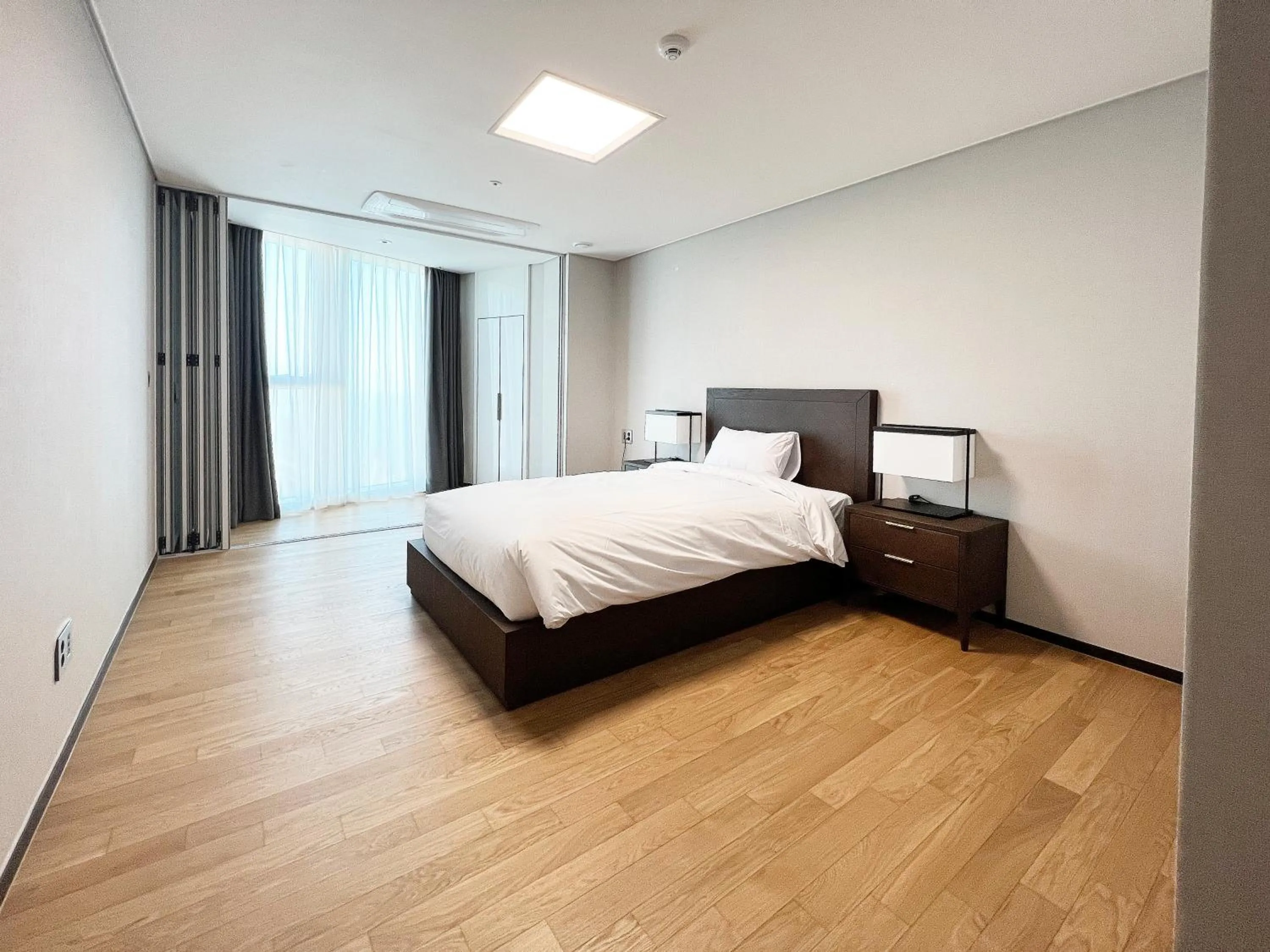 Bed in LCT Residence Y collection