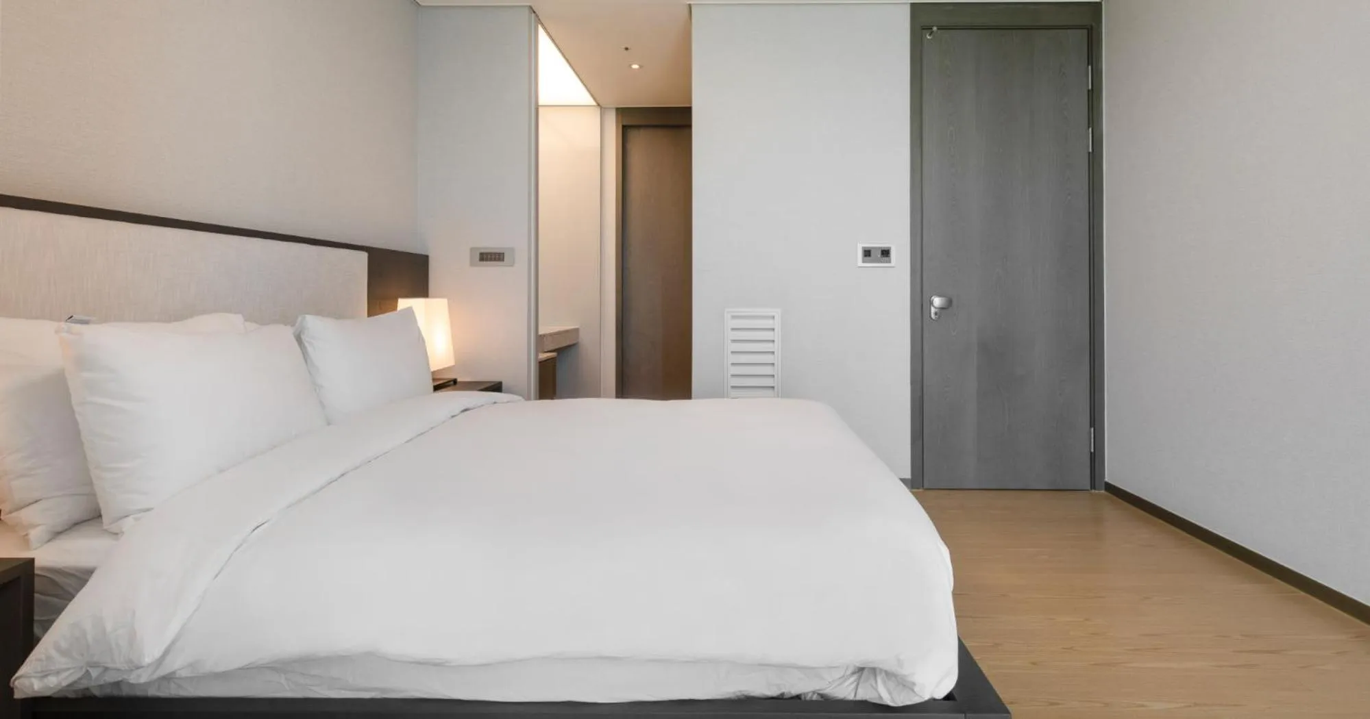 Bed in LCT Residence Y collection