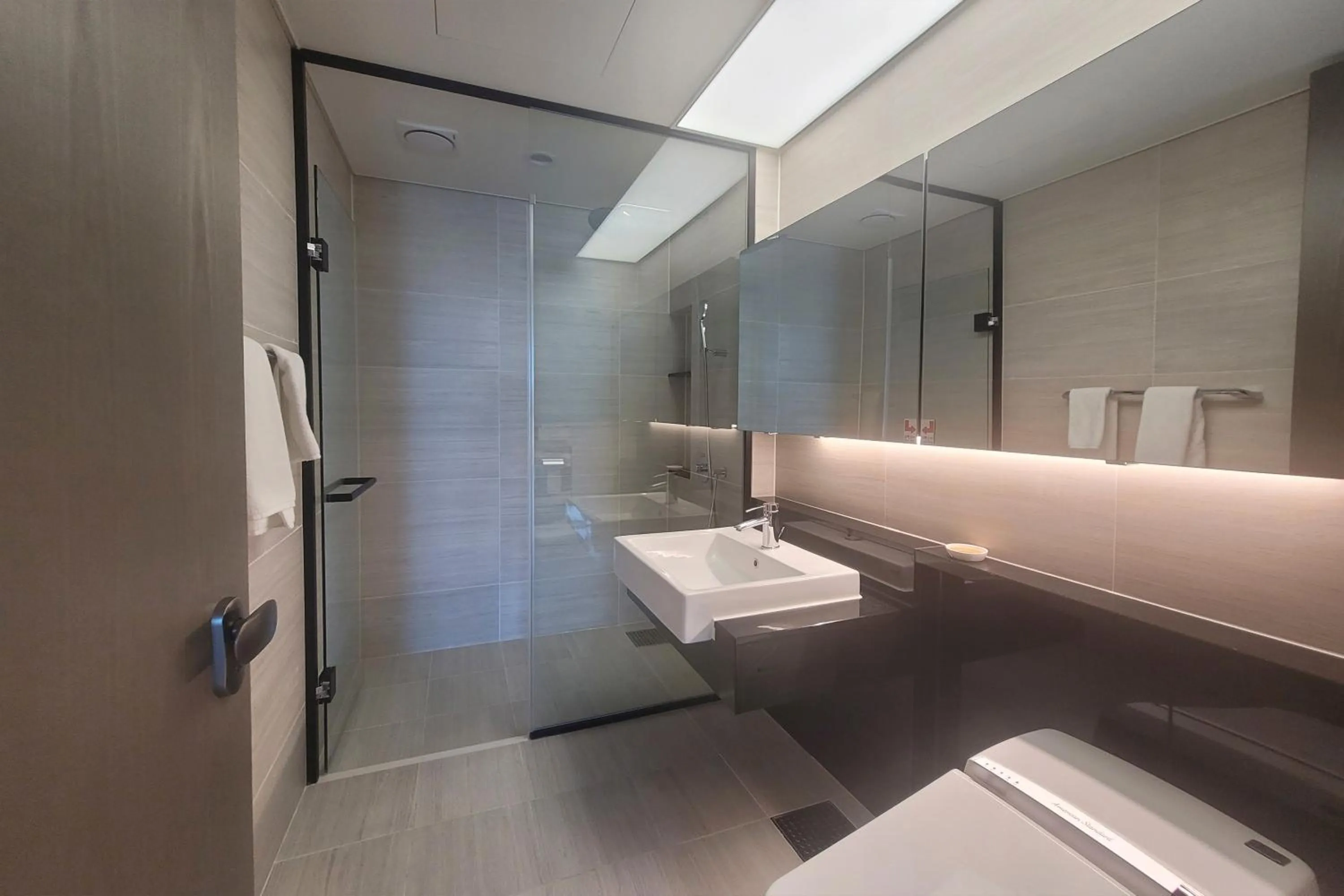 LCT Residence Y collection