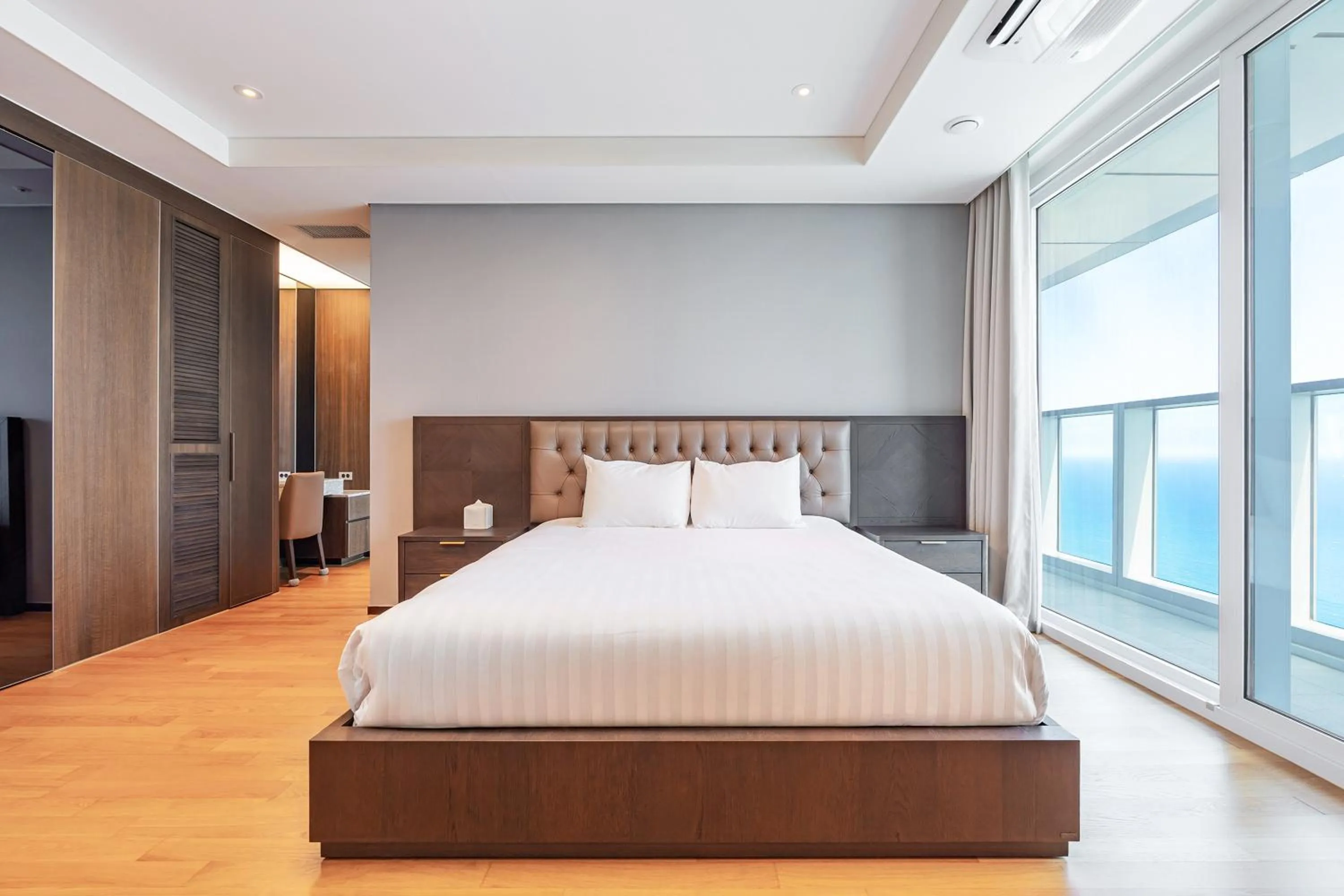 Bed in LCT Residence Y collection