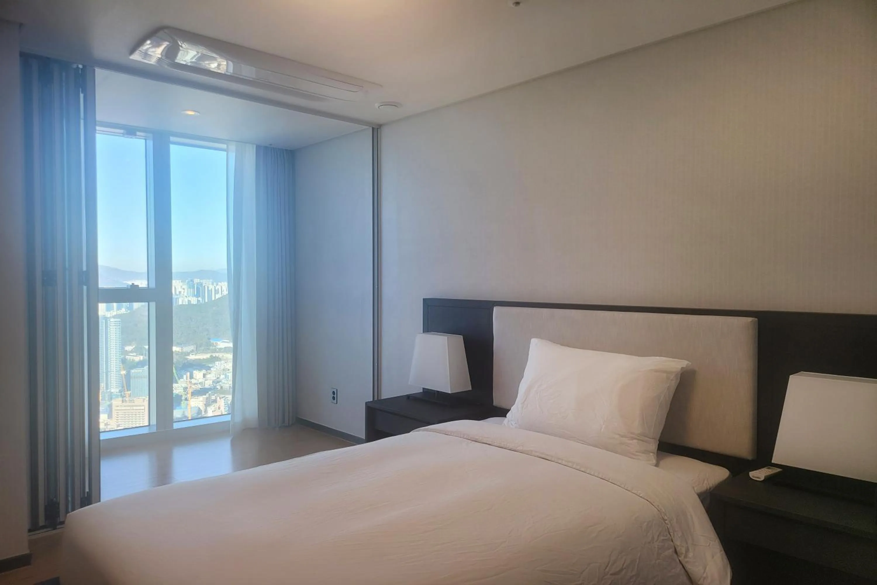 Bed in LCT Residence Y collection