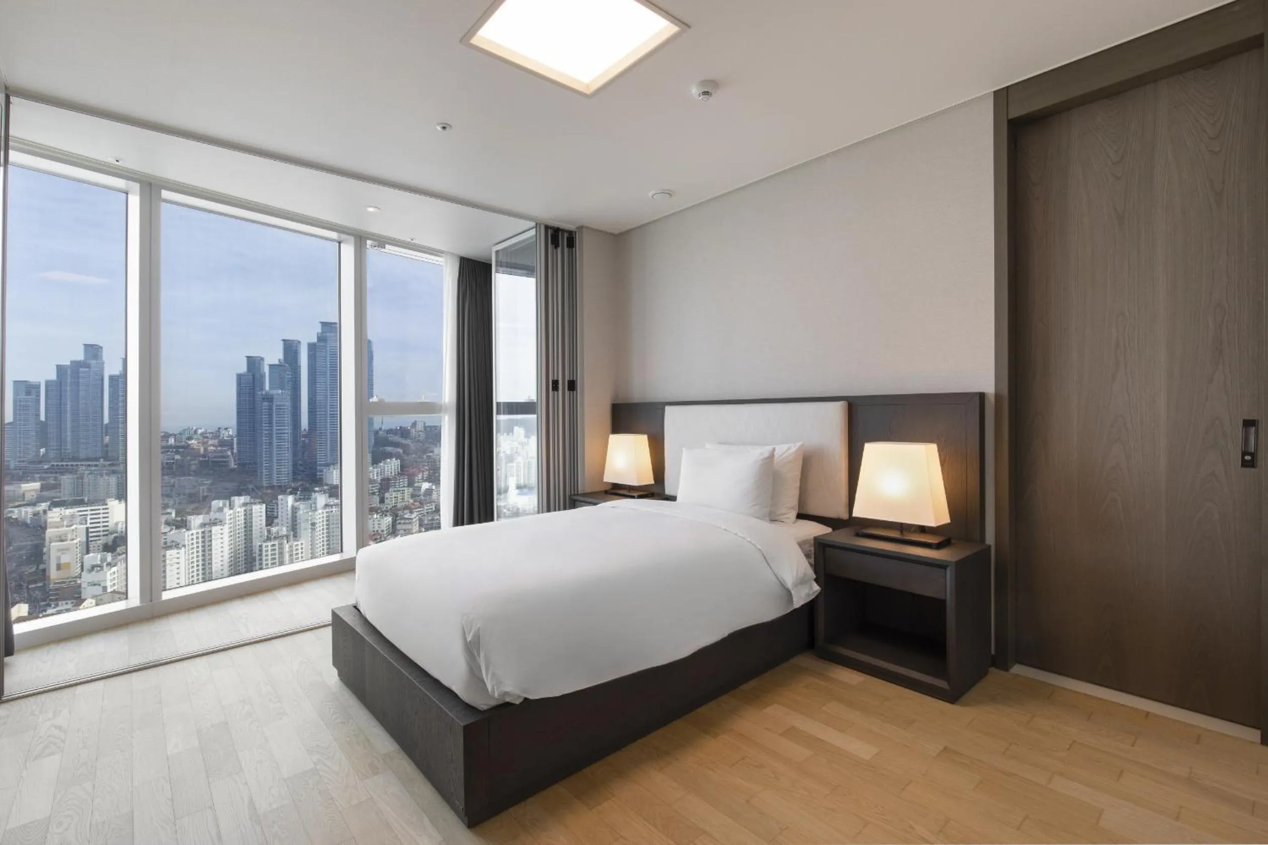 Bed in LCT Residence Y collection