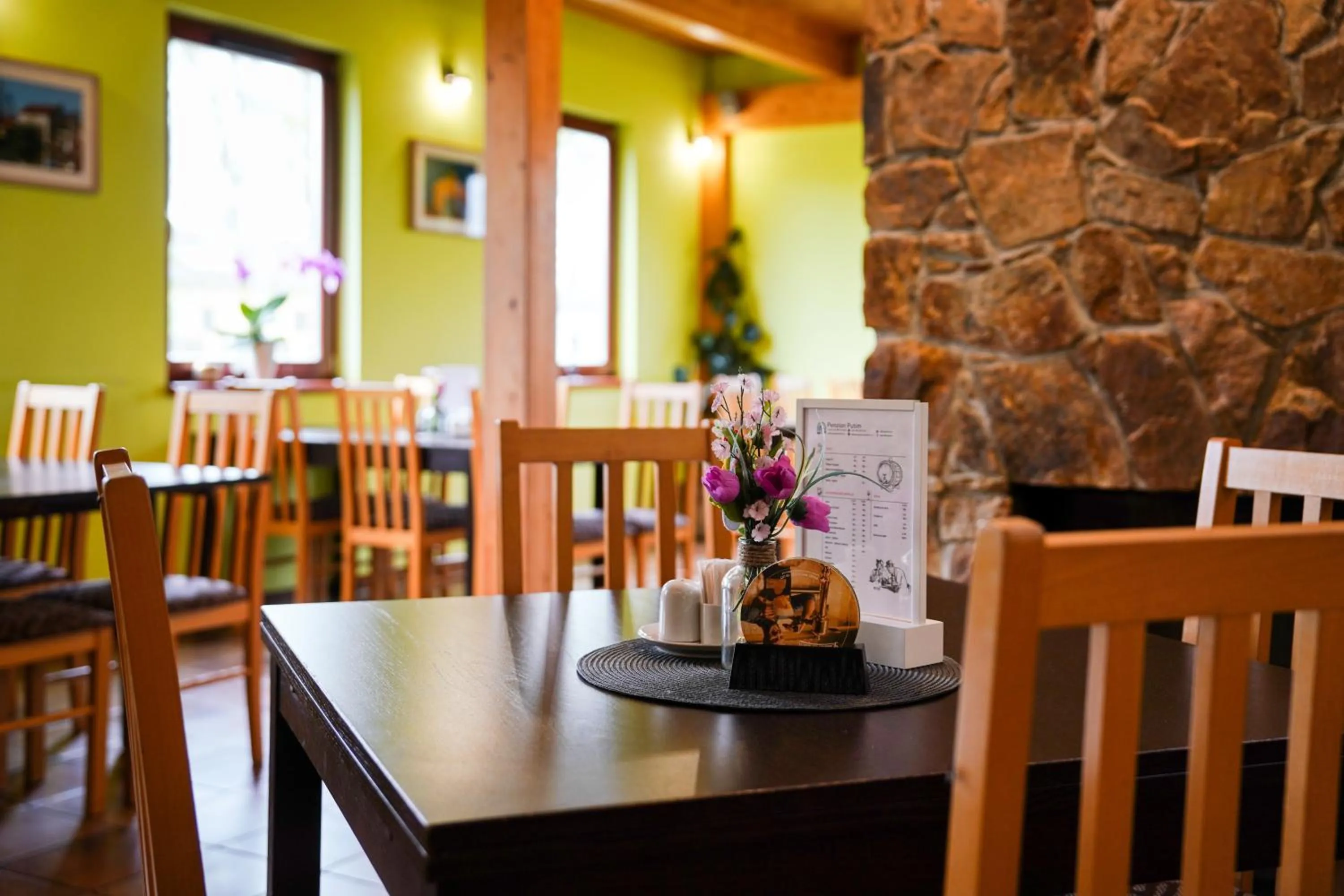 Restaurant/places to eat in Penzion Putim