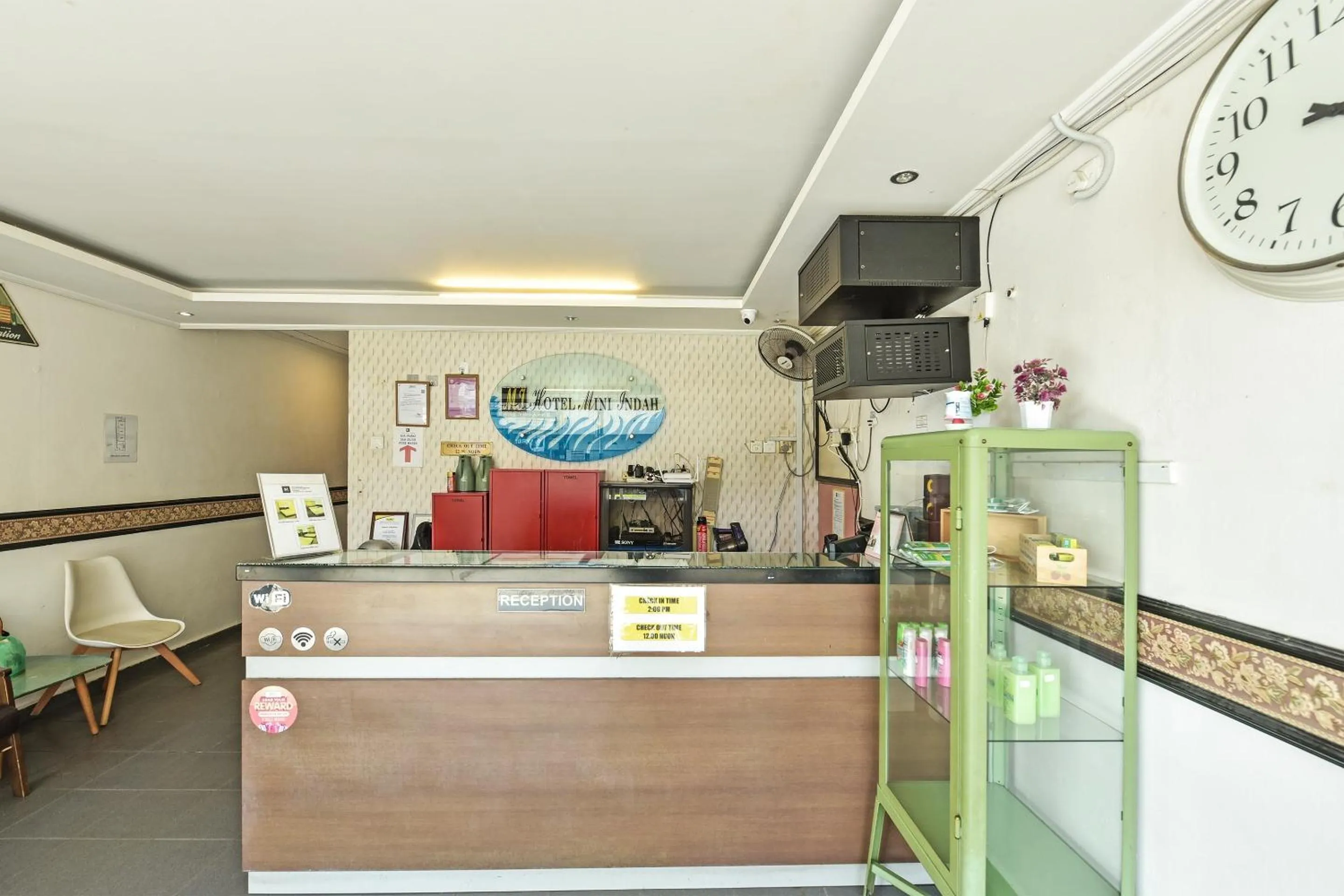 Lobby or reception in Hotel O Mini Indah
