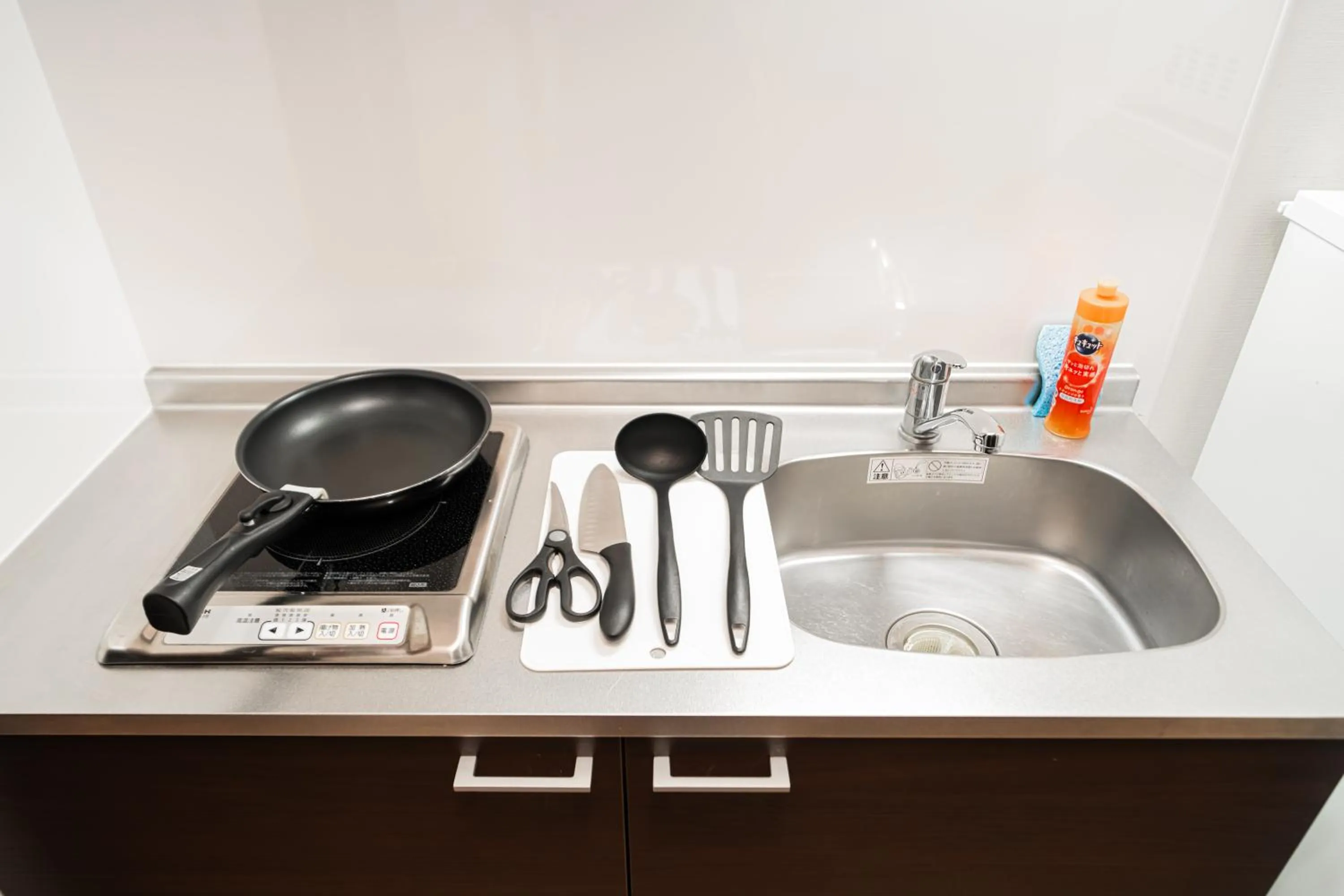 Kitchen or kitchenette in QUEENS PARK