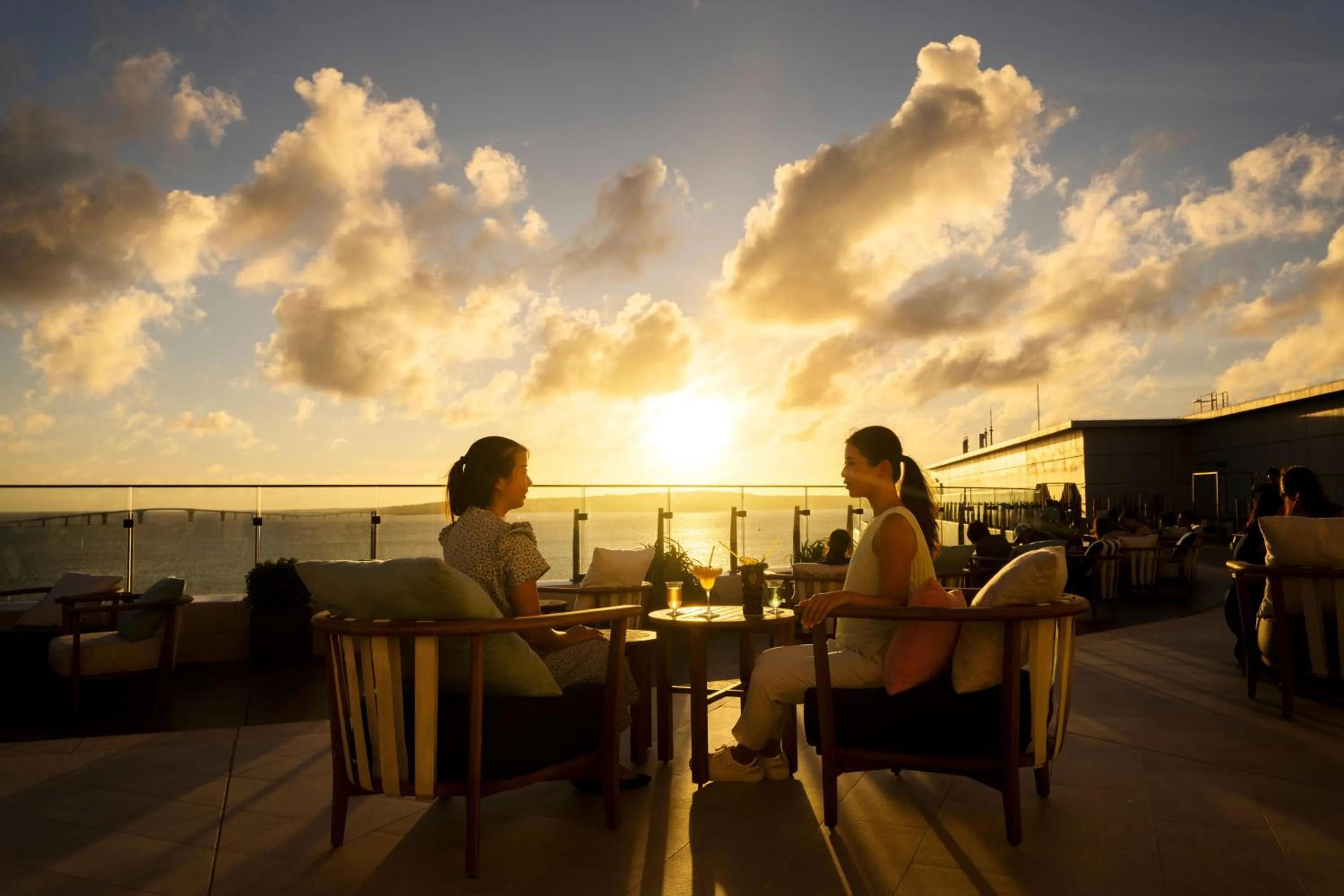 Lounge or bar in Hilton Okinawa Miyako Island Resort