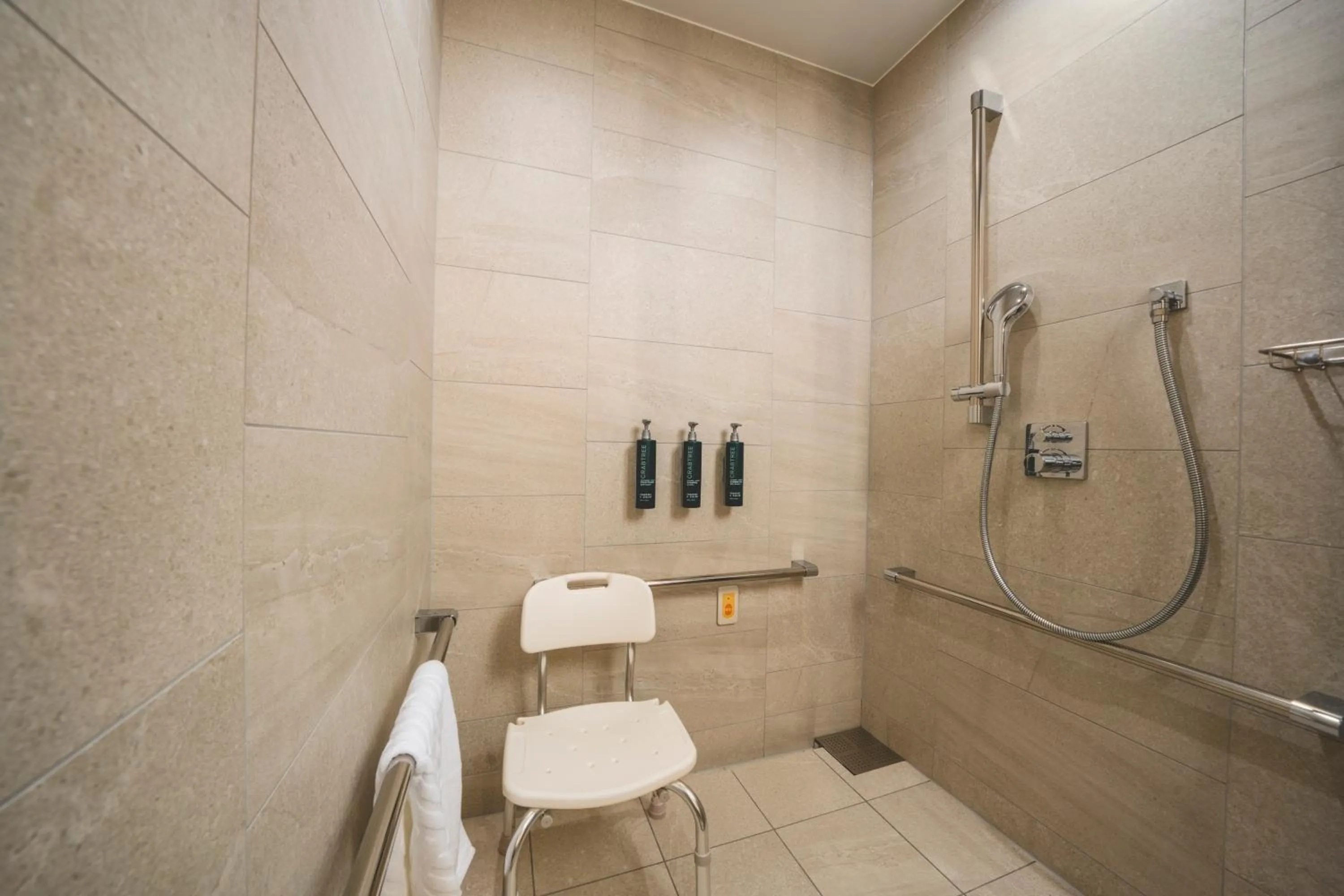 Shower in Hilton Okinawa Miyako Island Resort