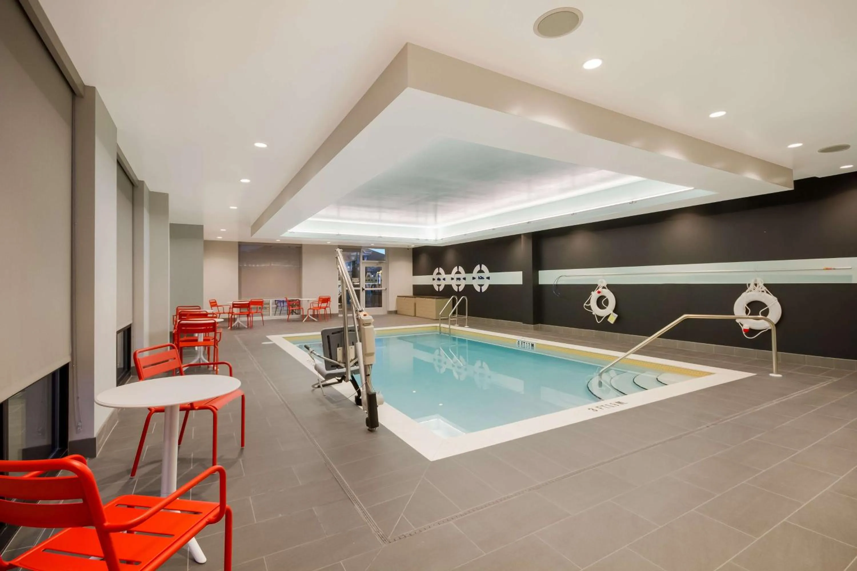 Pool view in Tru By Hilton Destin