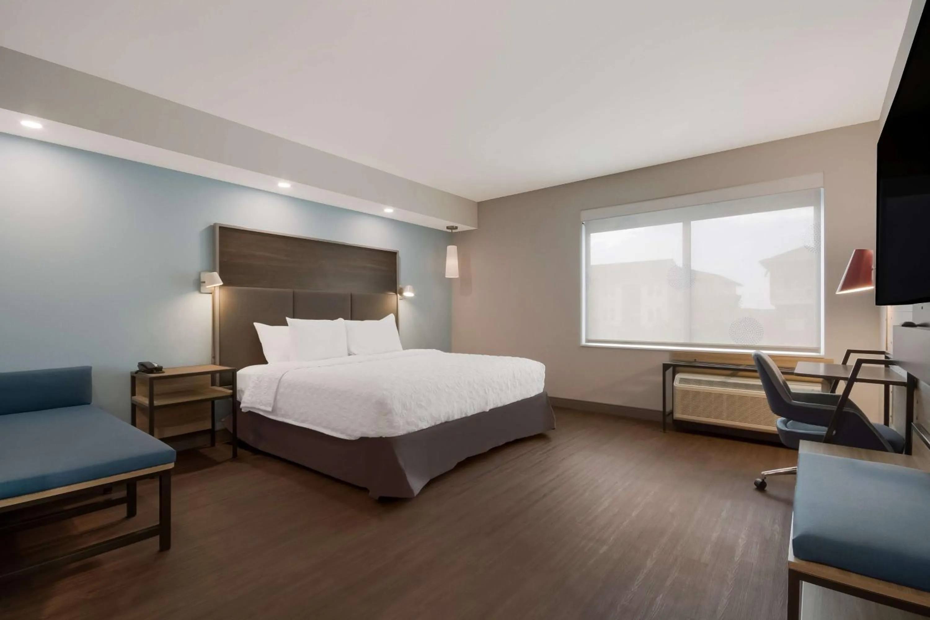 Bedroom, Bed in Tru By Hilton Destin