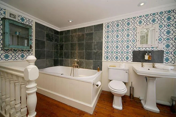 Bathroom in The George Hotel