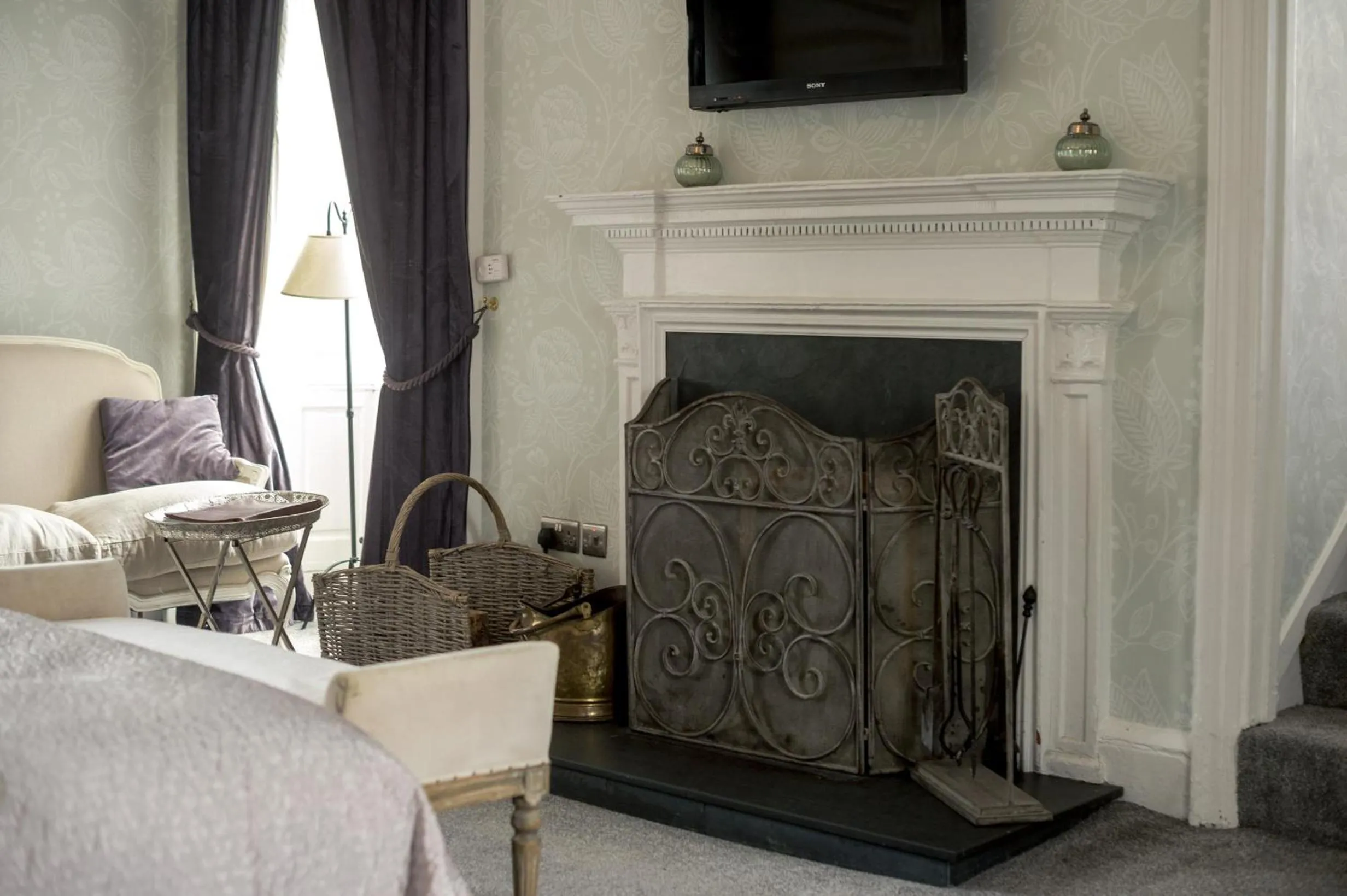 Bedroom in The George Hotel