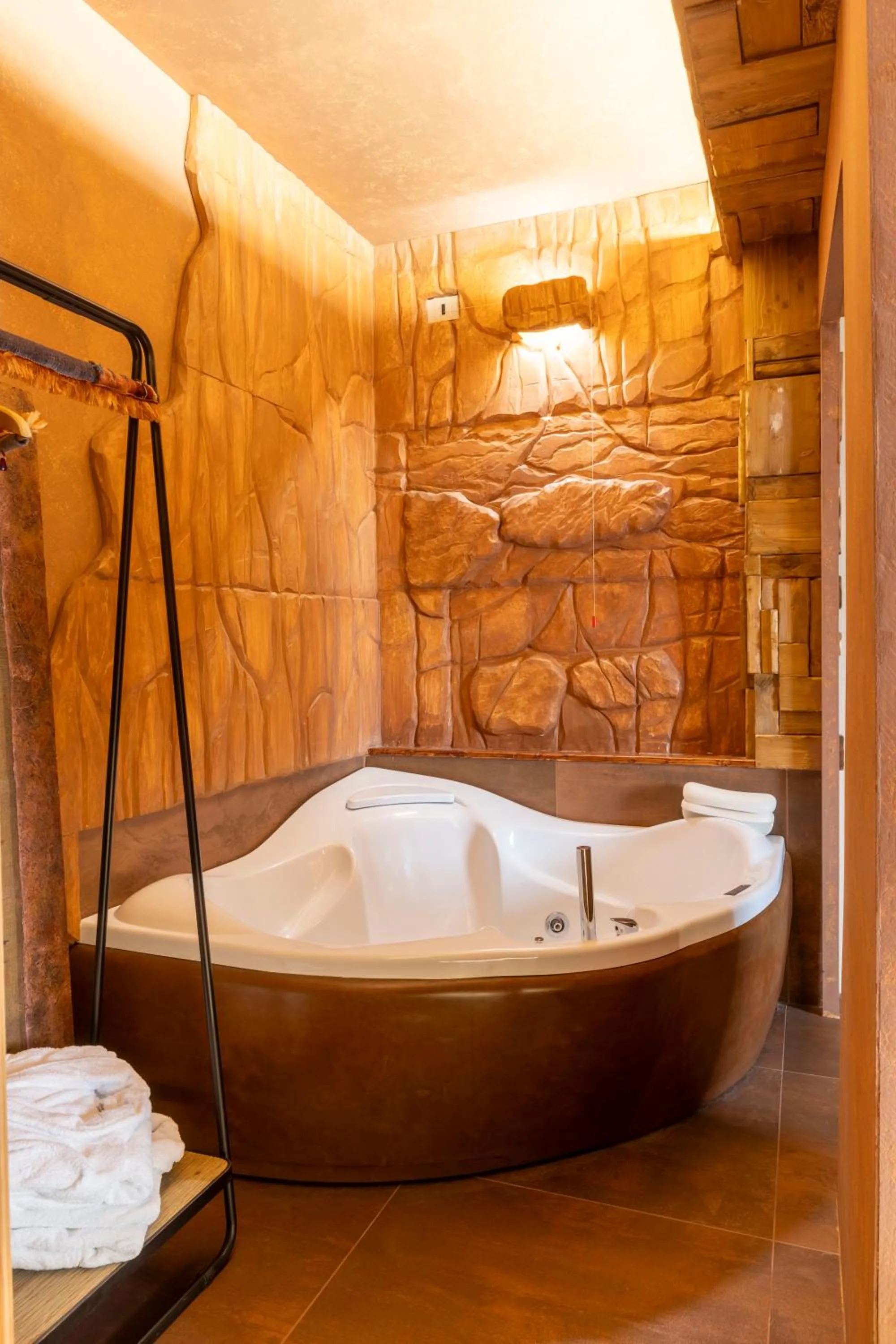 Hot Tub in Suite Dreams Montecatini