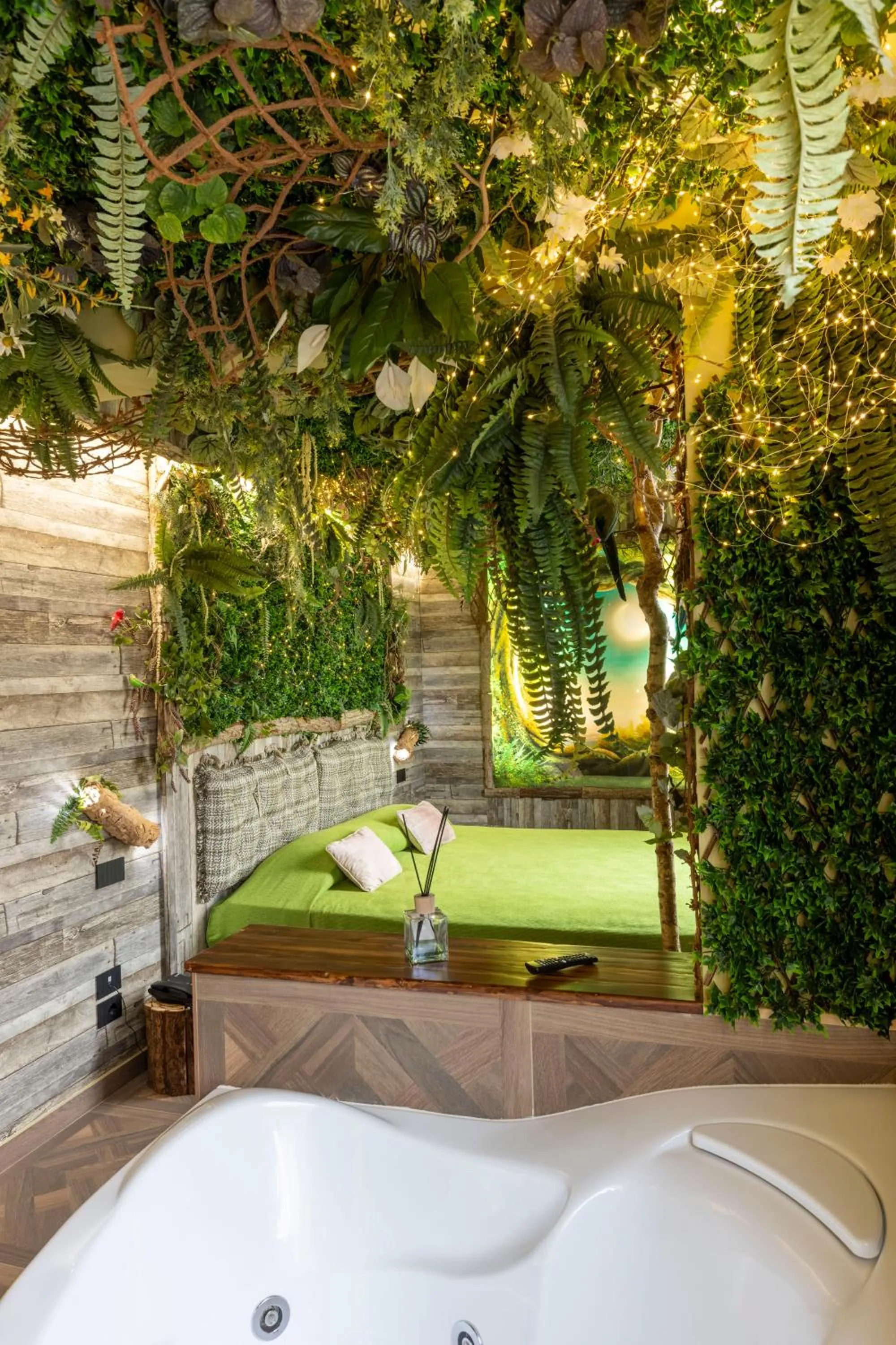 Hot Tub in Suite Dreams Montecatini