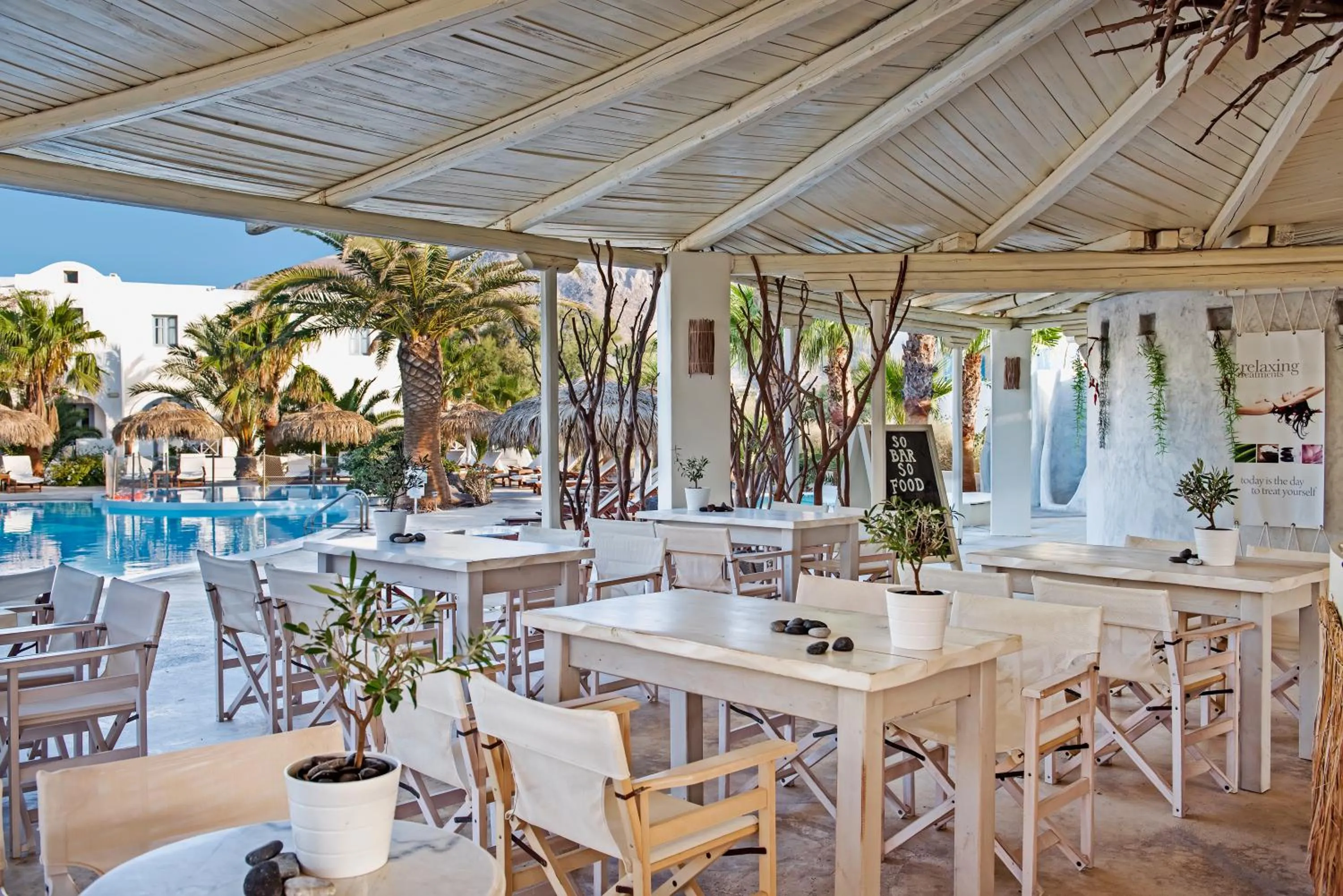 Restaurant/places to eat in Atlantis Beach Villa