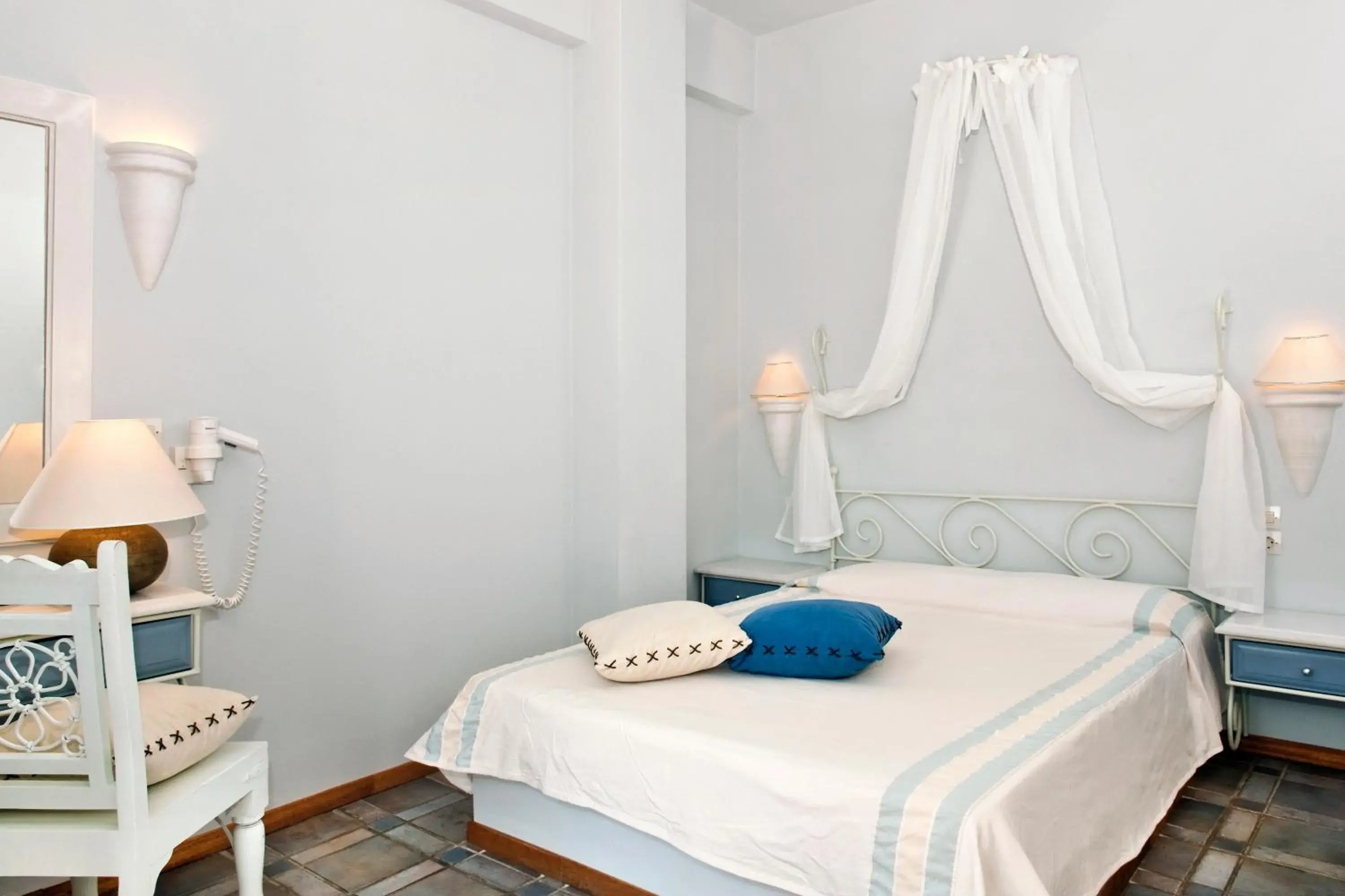 Double Room in Atlantis Beach Villa Double Room in Atlantis Beach Villa