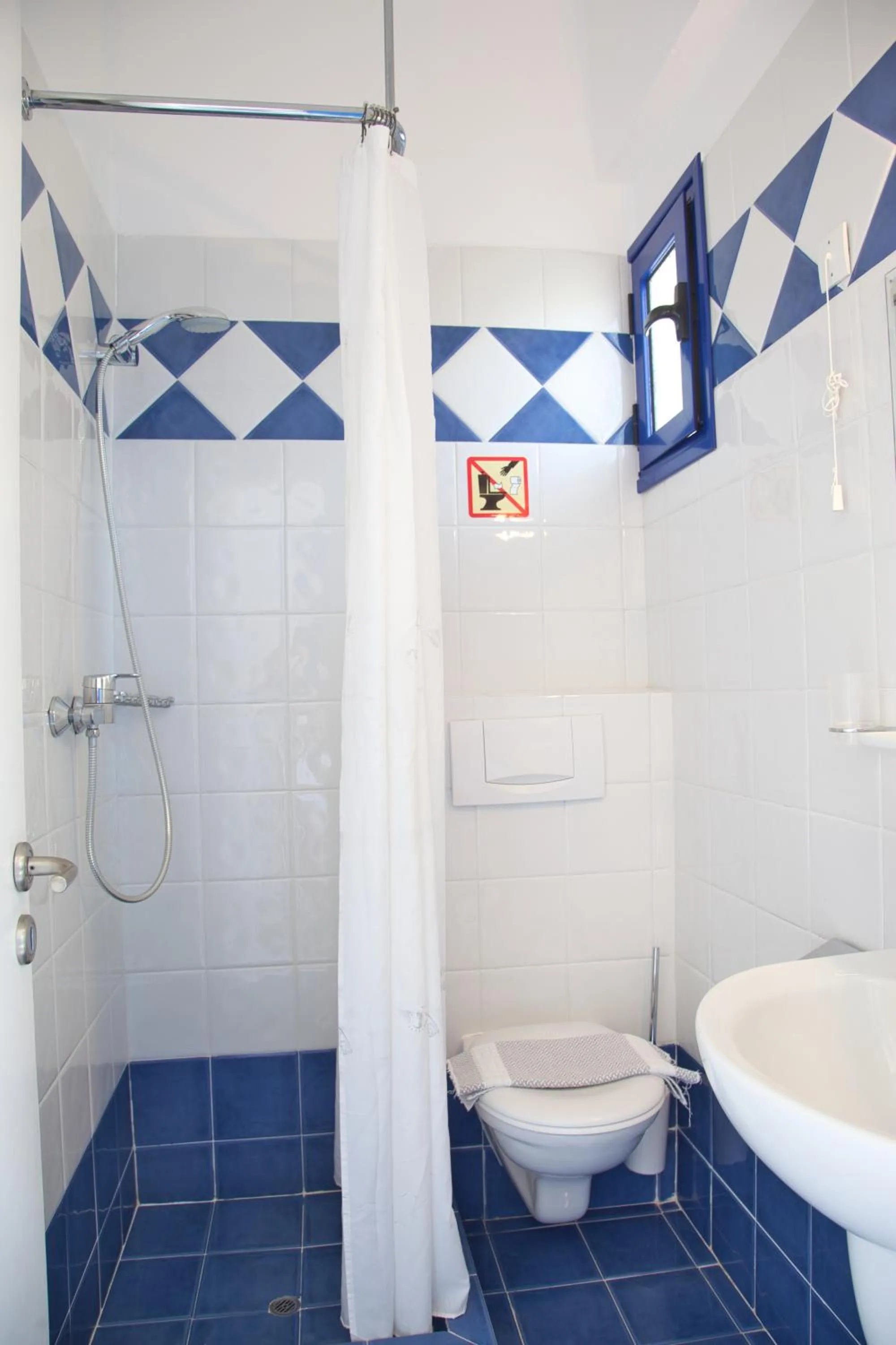 Bathroom in Hotel Andreas - Agistri (Skala)
