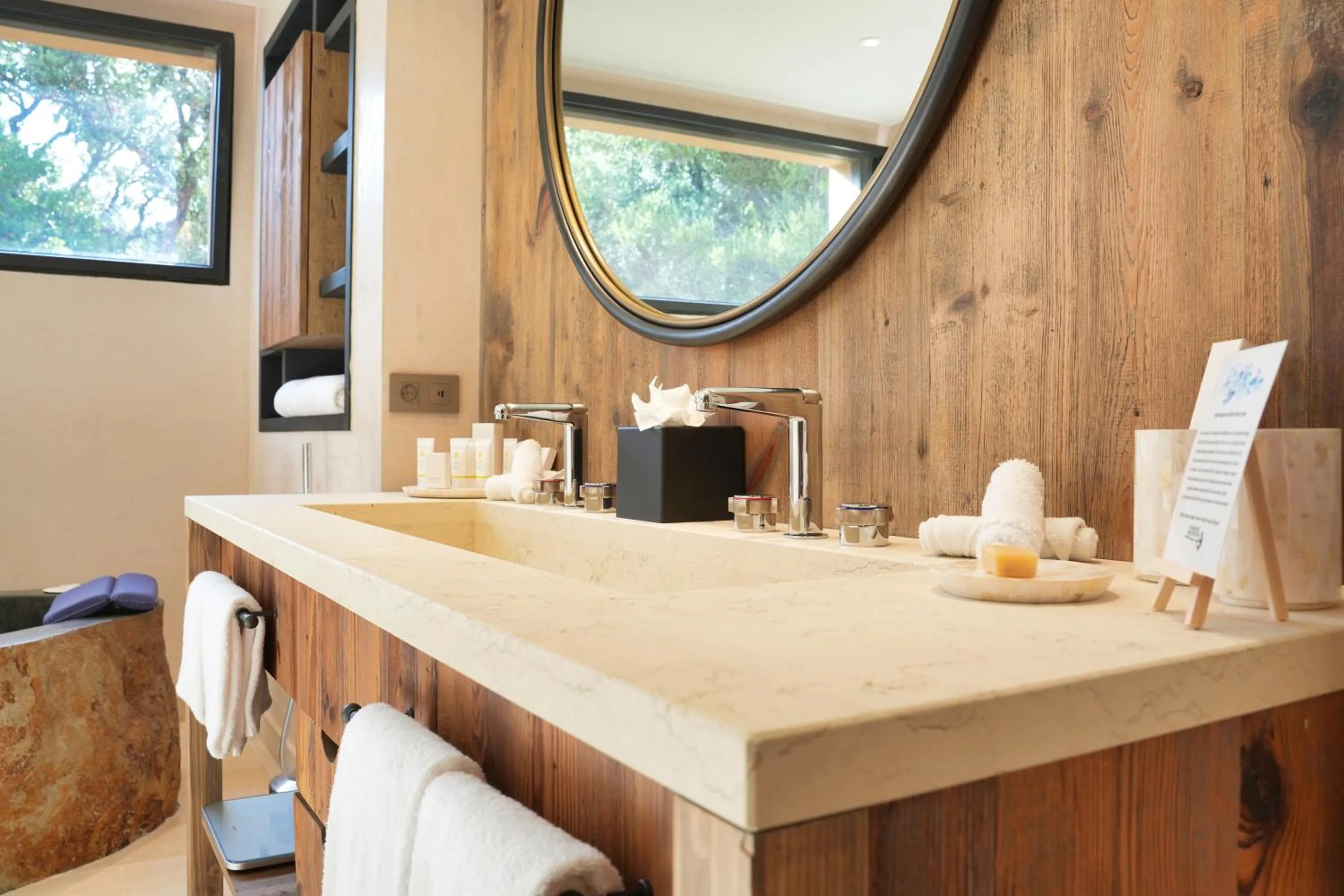 Bathroom in Les Regalia Hôtel & Spa