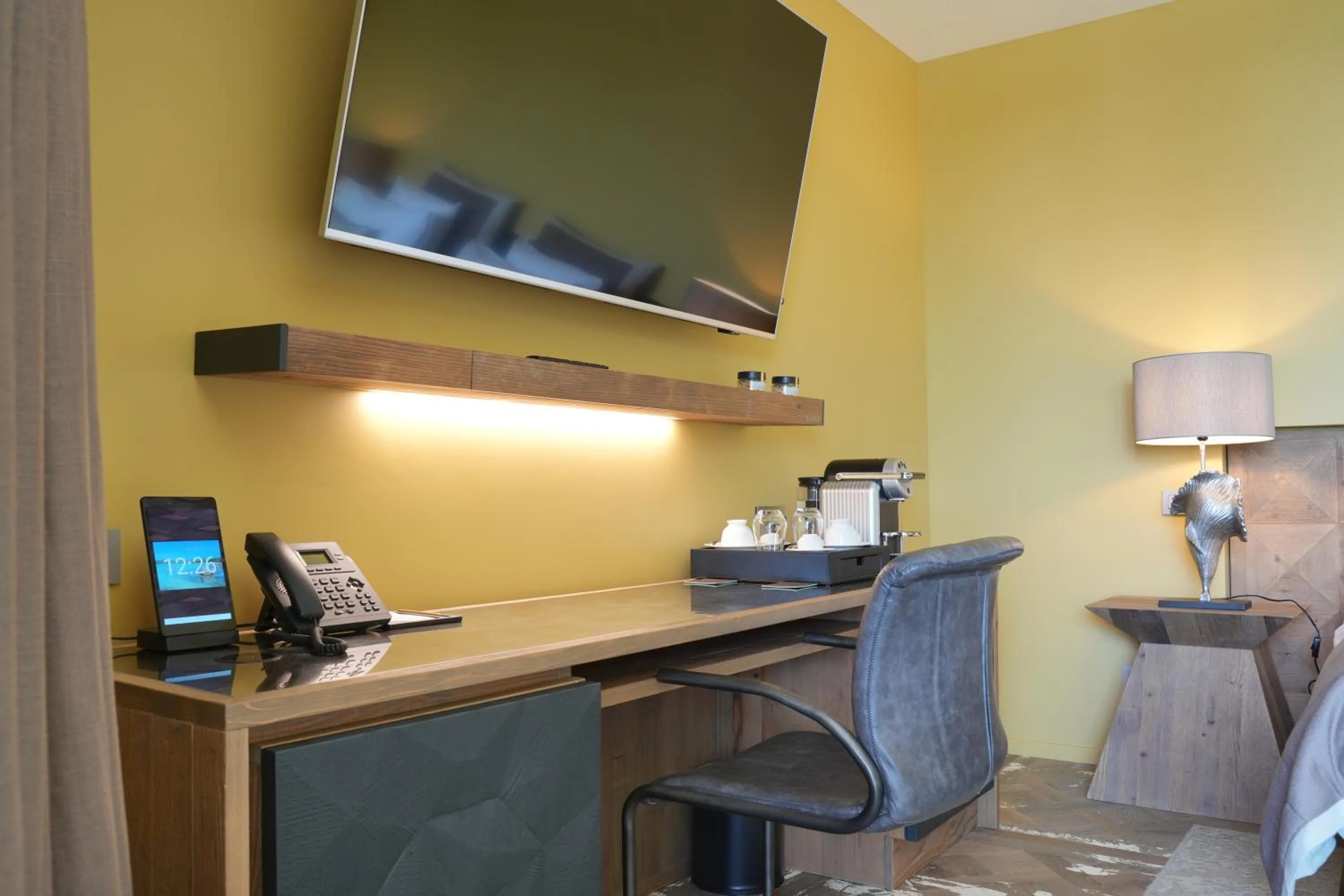 TV and multimedia in Les Regalia Hôtel & Spa