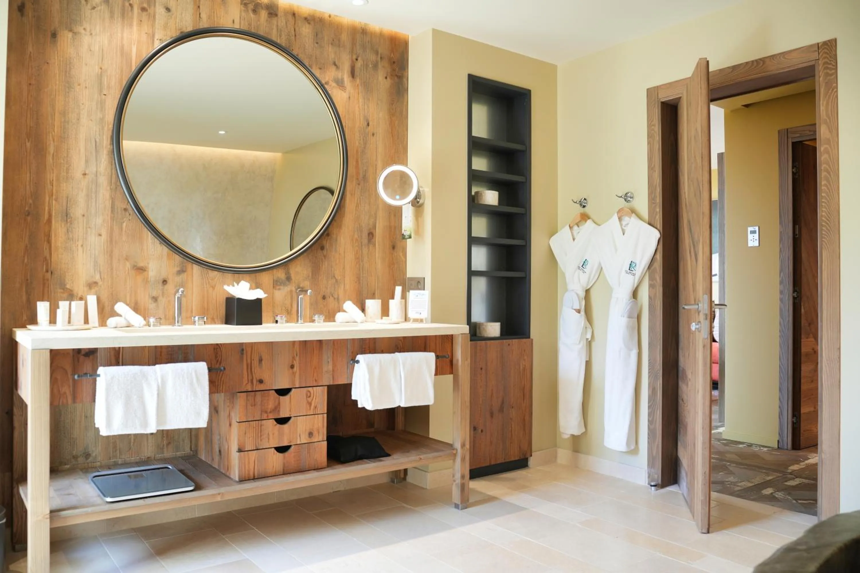 Bathroom in Les Regalia Hôtel & Spa