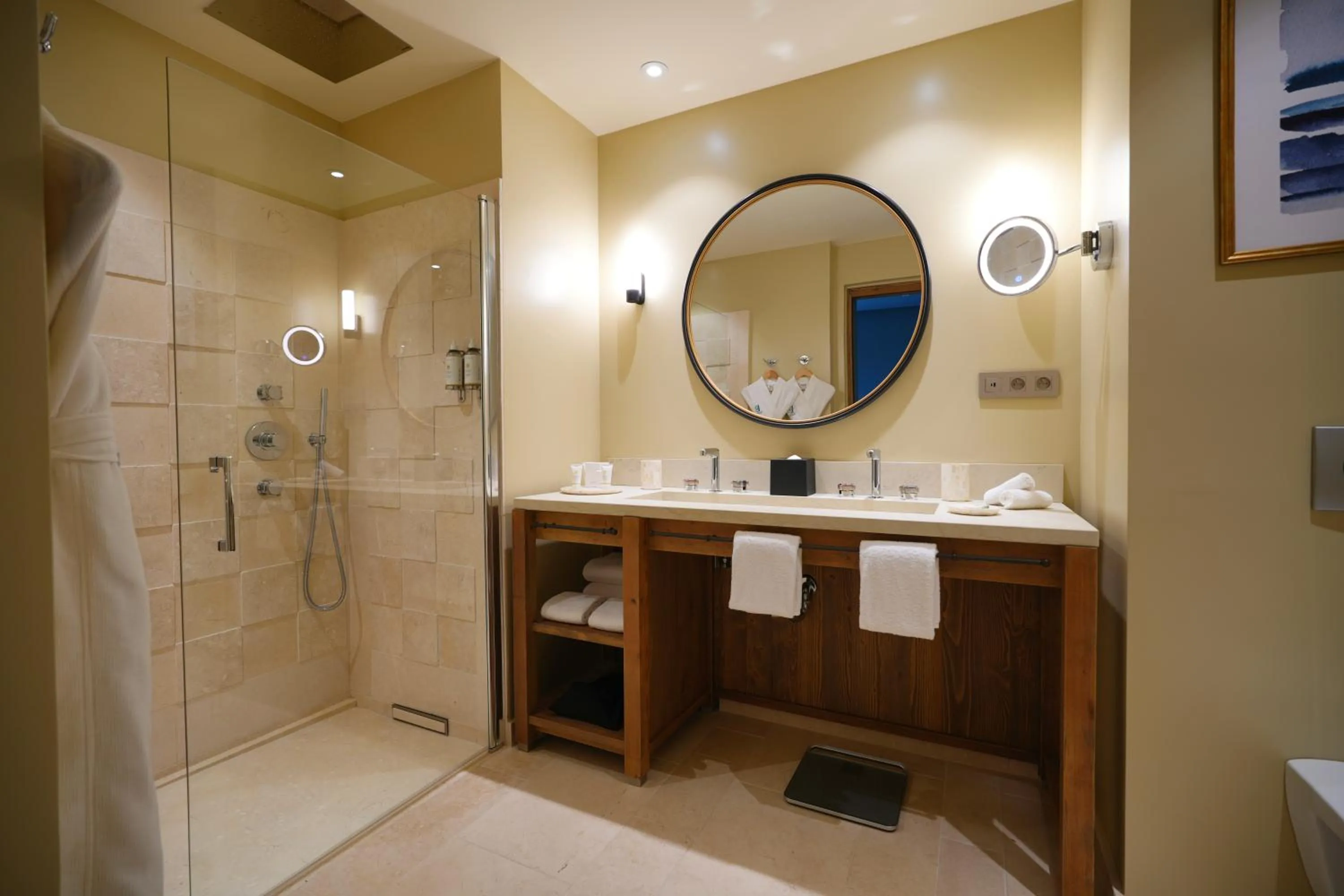 Bathroom in Les Regalia Hôtel & Spa