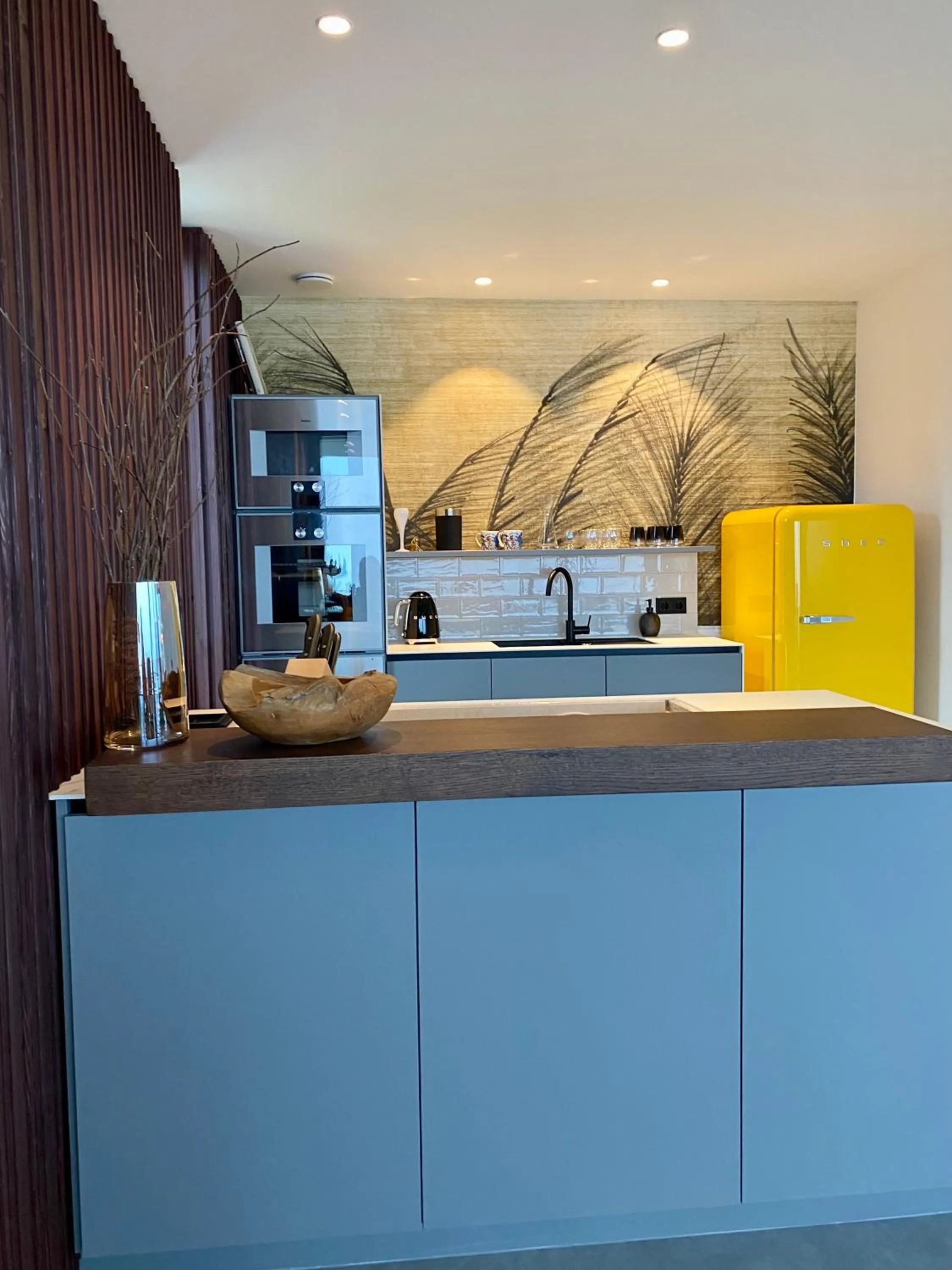 Kitchen or kitchenette in ORANGE LOUNGE Attersee