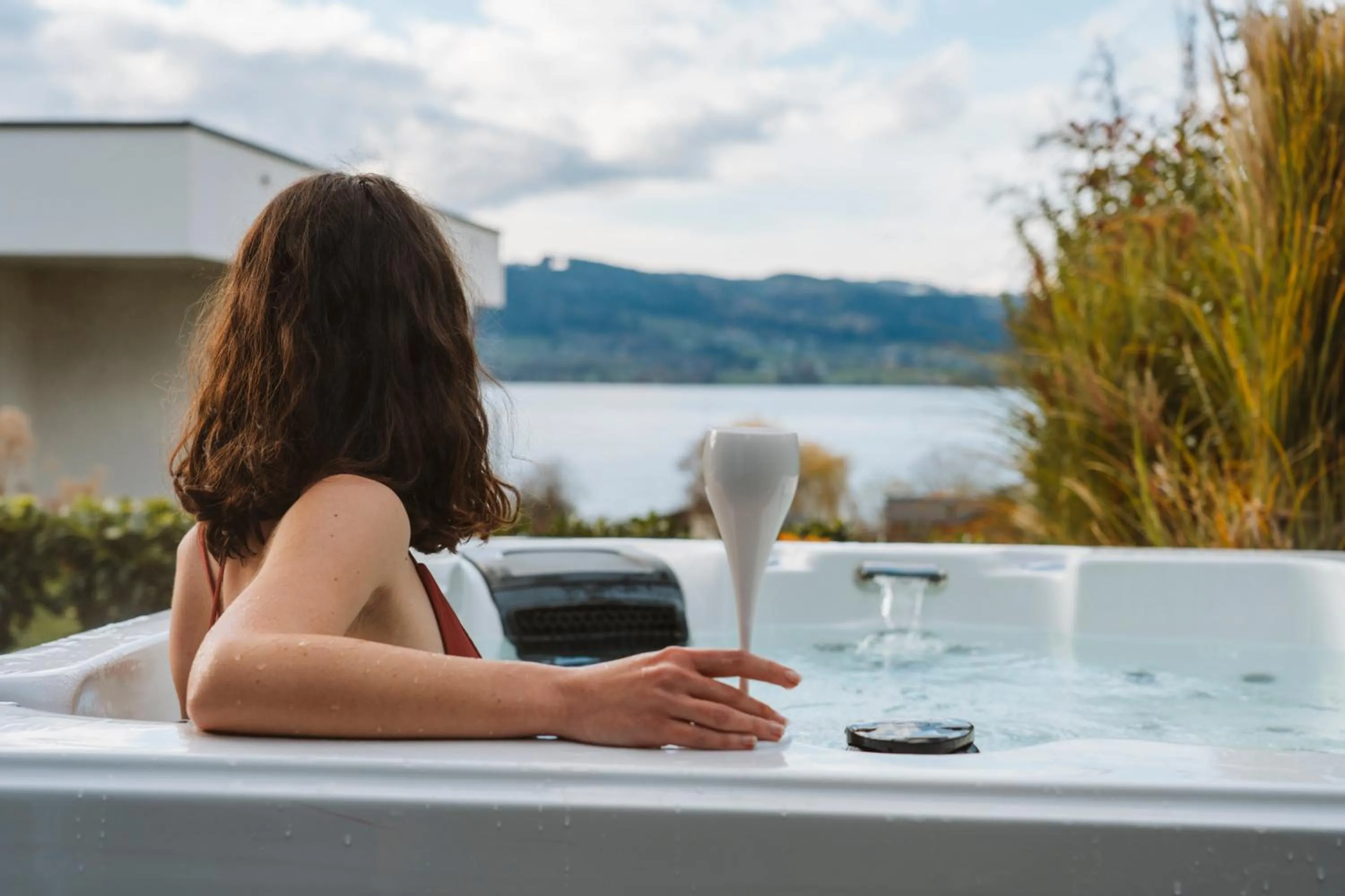 Hot Tub in ORANGE LOUNGE Attersee