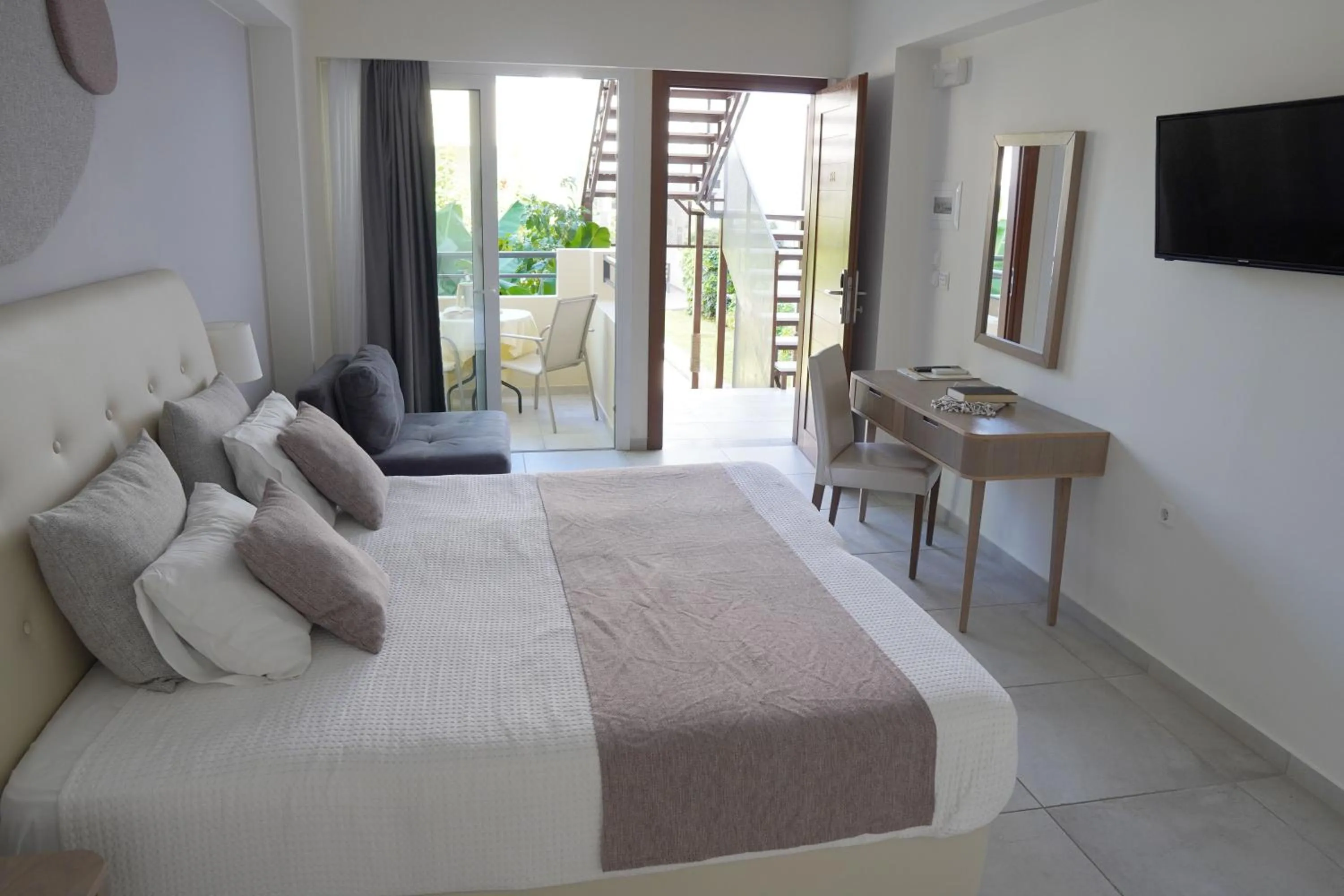 Bedroom, Bed in Faedra Beach