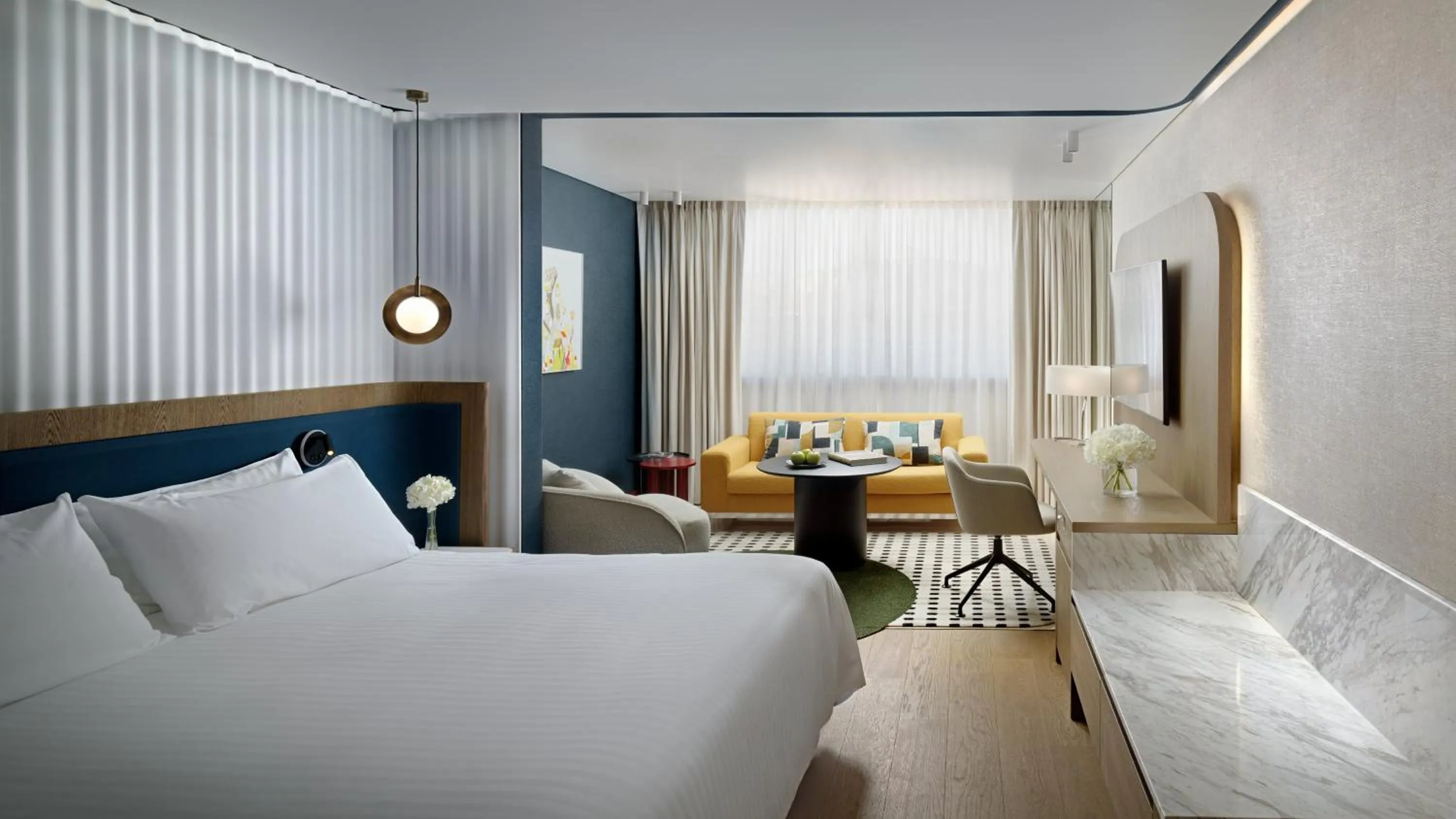 Photo of the whole room, Bed in Athenaeum Intercontinental by IHG