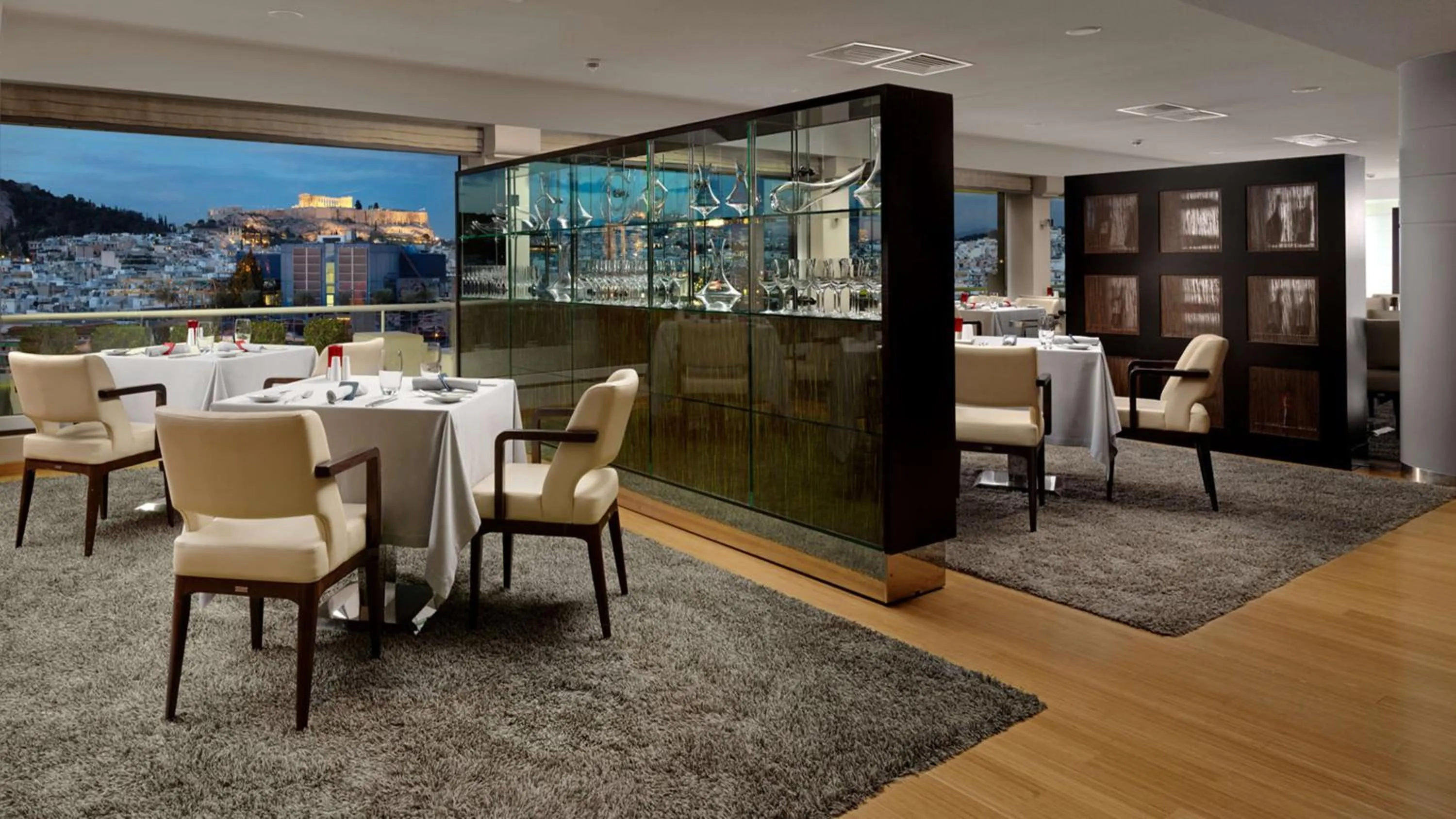 Restaurant/places to eat in Athenaeum Intercontinental by IHG
