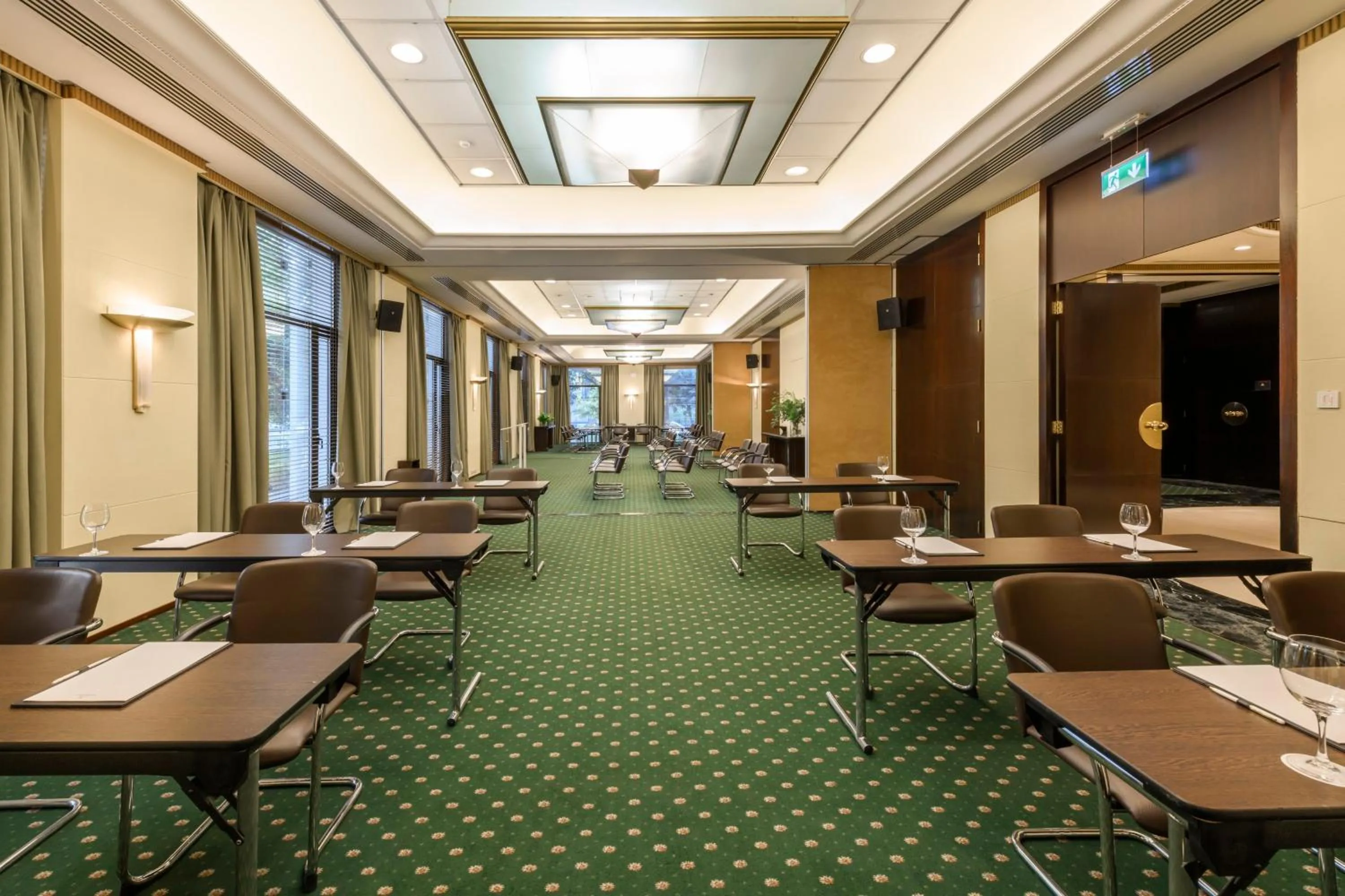 Meeting/conference room in Athenaeum Intercontinental by IHG