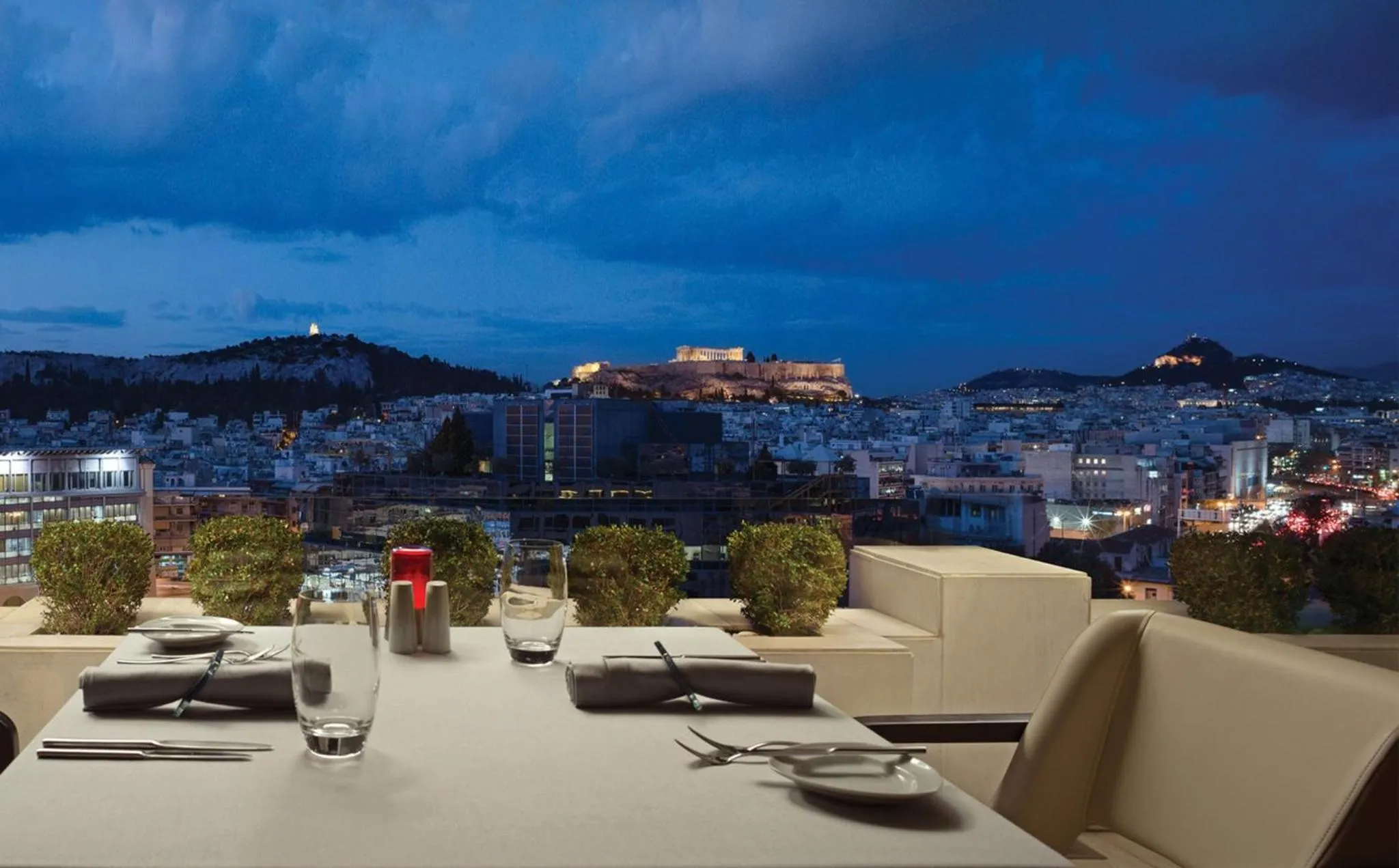 Restaurant/places to eat in Athenaeum Intercontinental by IHG