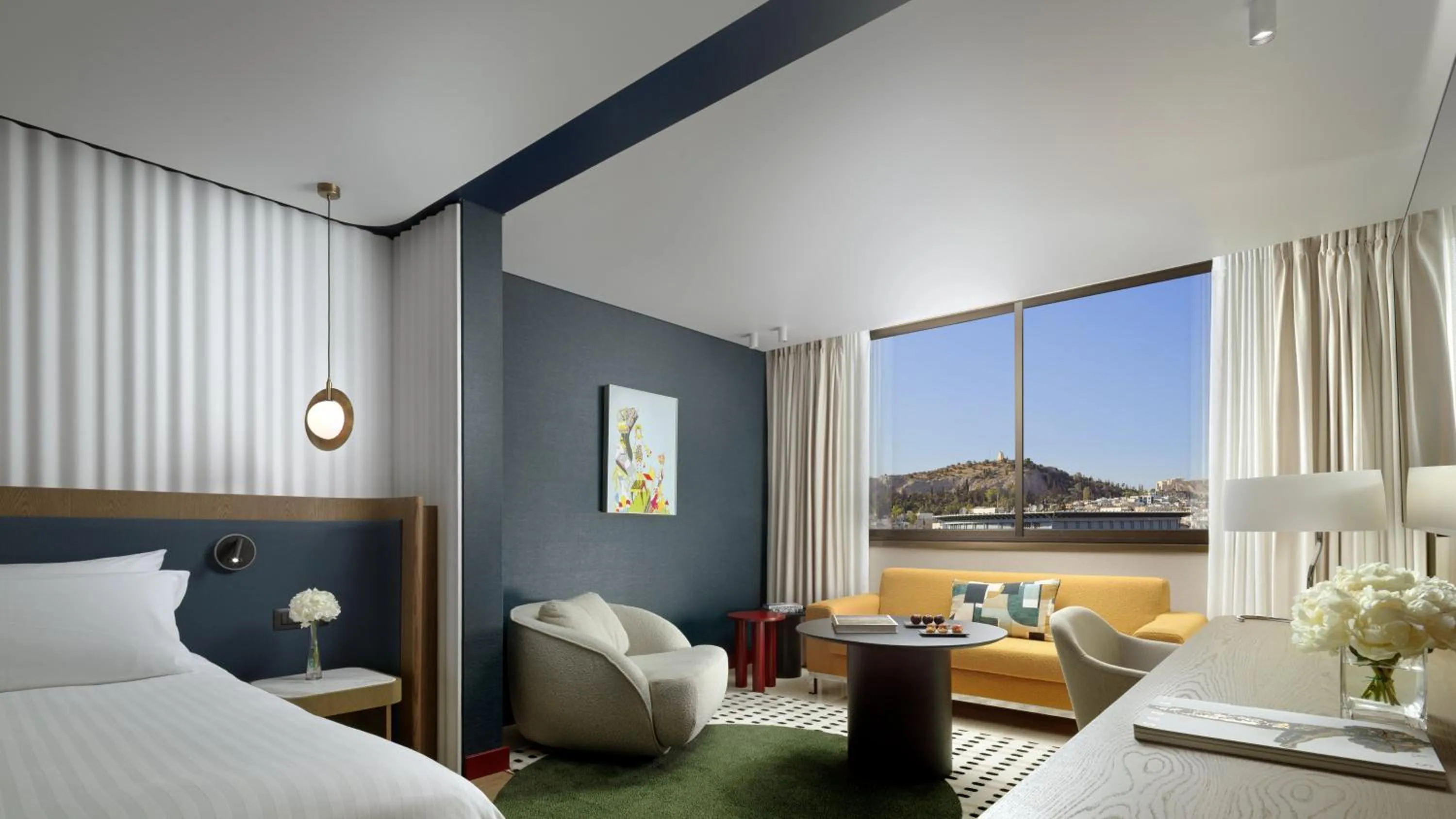 Photo of the whole room, Bed in Athenaeum Intercontinental by IHG