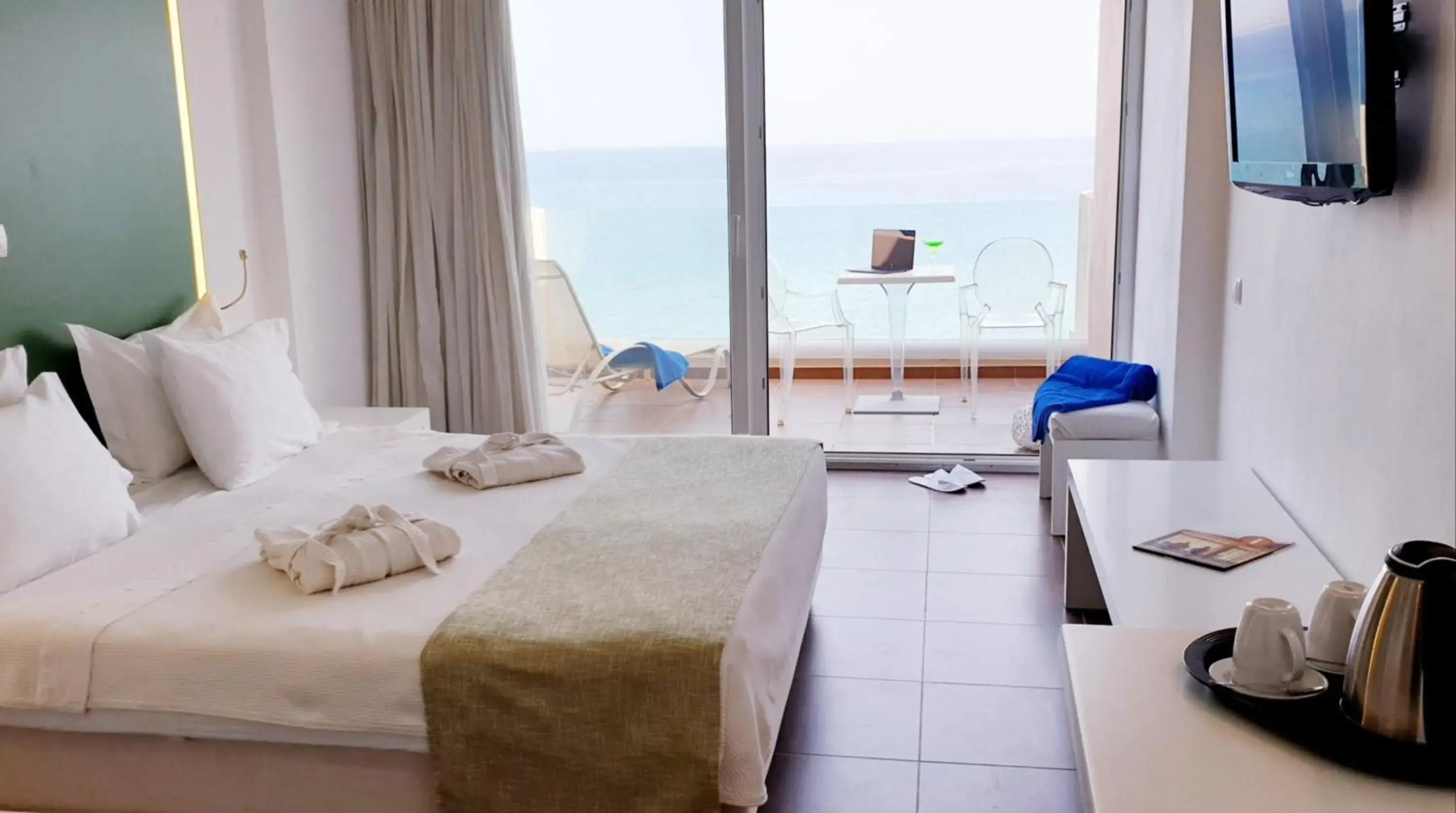 Deluxe Double or Twin Room with Sea View in Erytha Hotel & Resort Chios Deluxe Double or Twin Room with Sea View in Erytha Hotel & Resort Chios