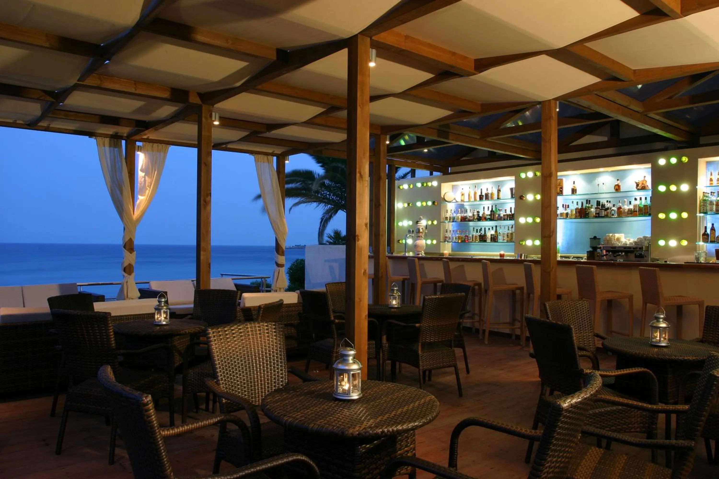 Restaurant/places to eat in Erytha Hotel & Resort Chios