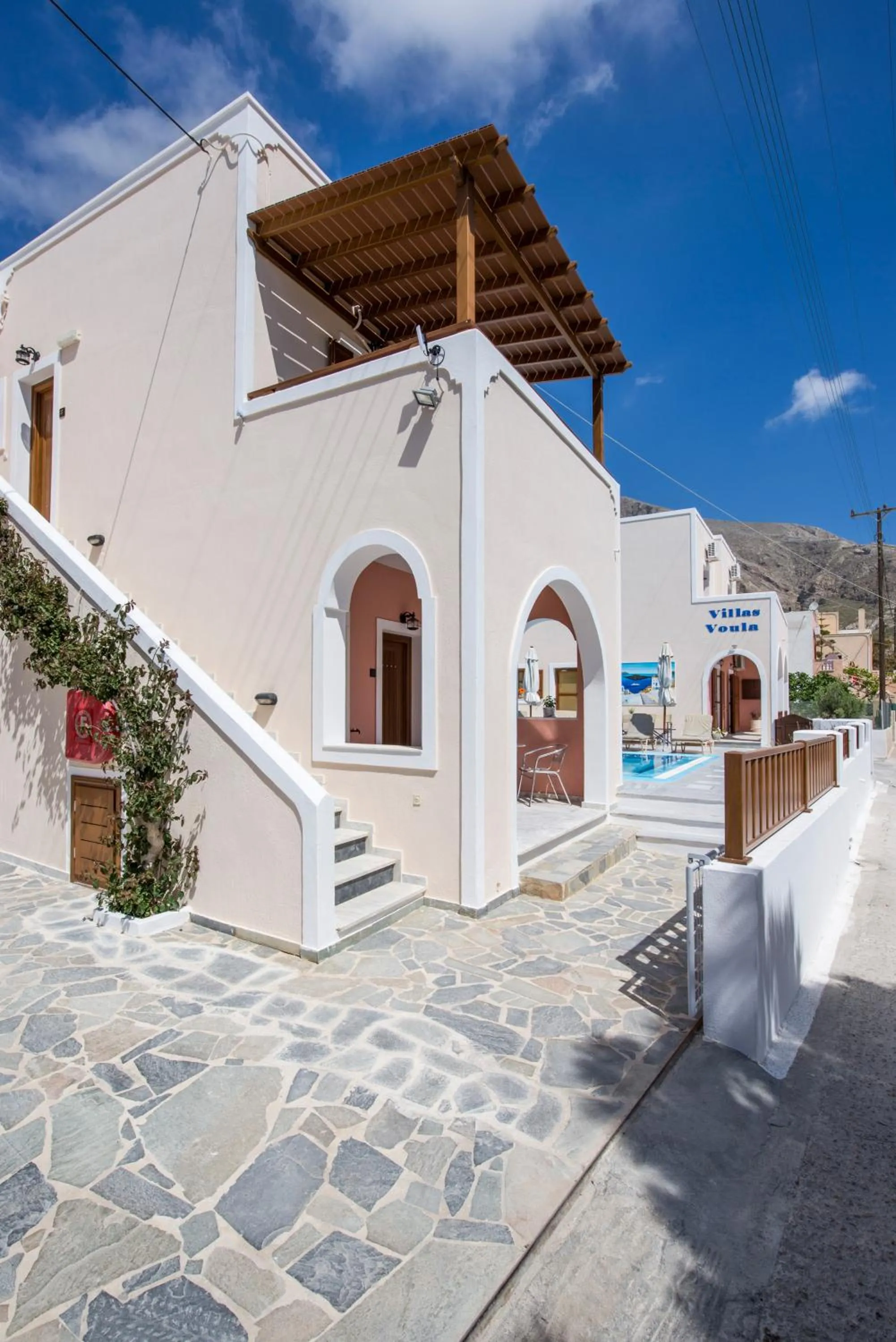 Property building in Villa Voula