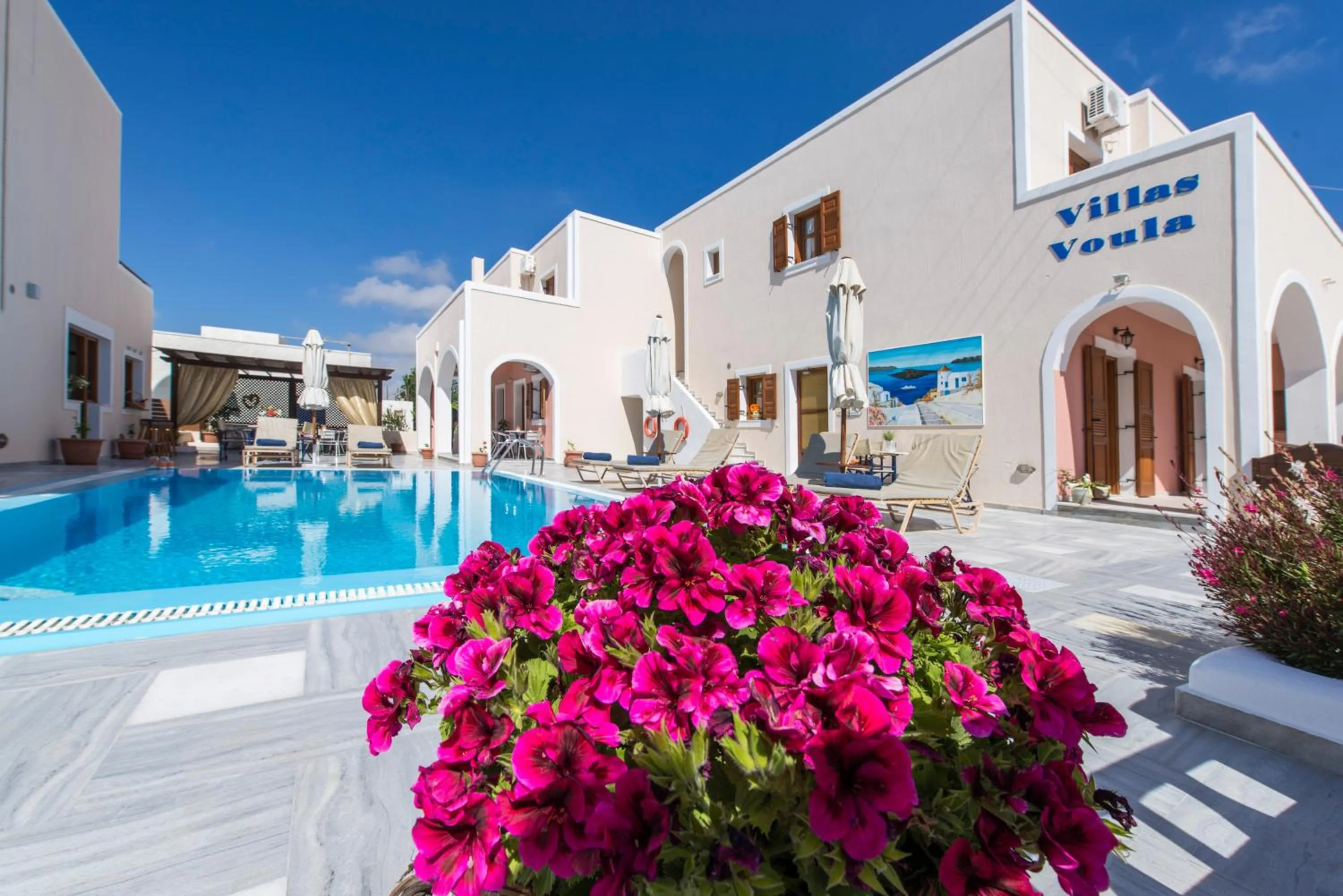 Facade/entrance in Villa Voula