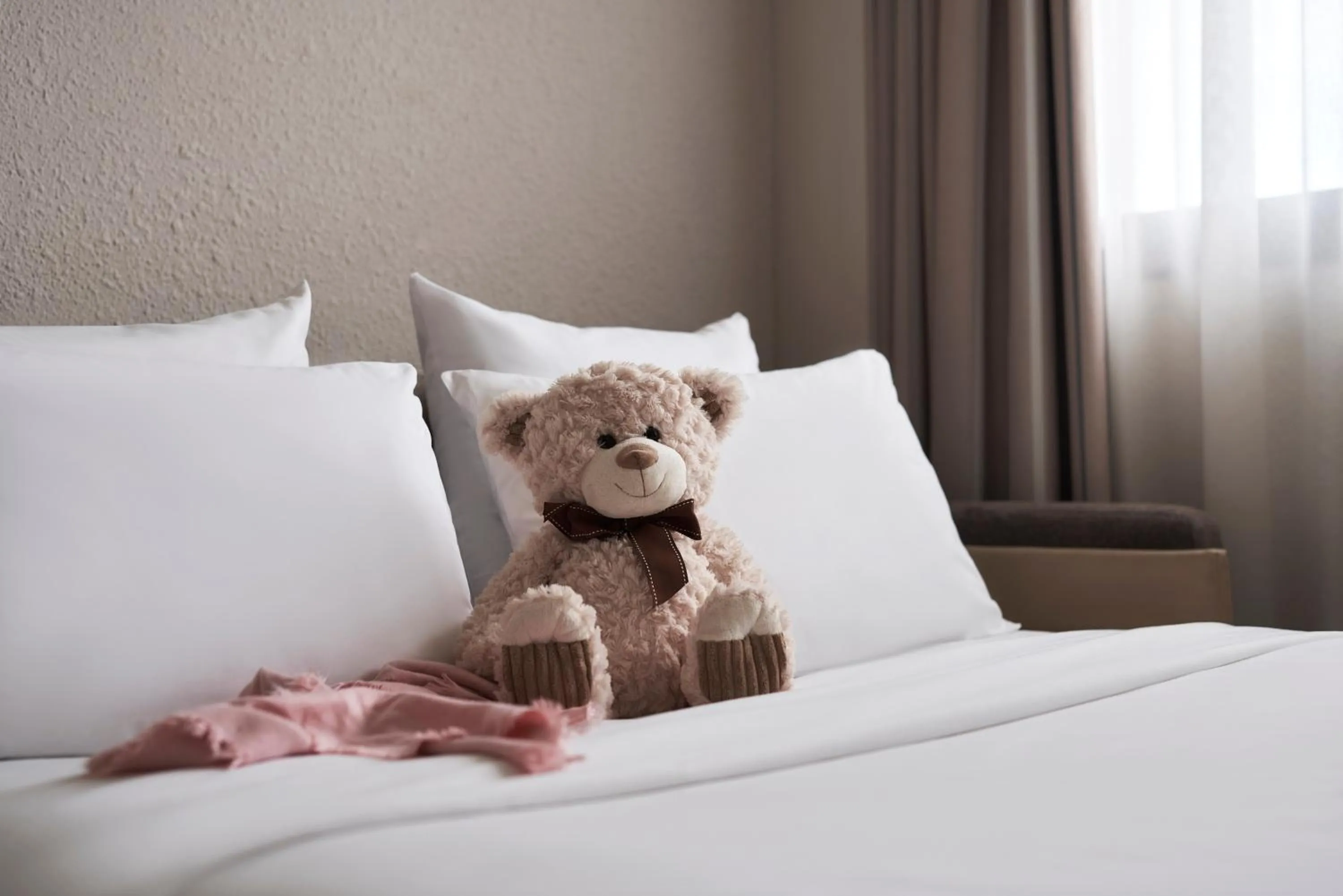 children, Bed in Novotel Athens