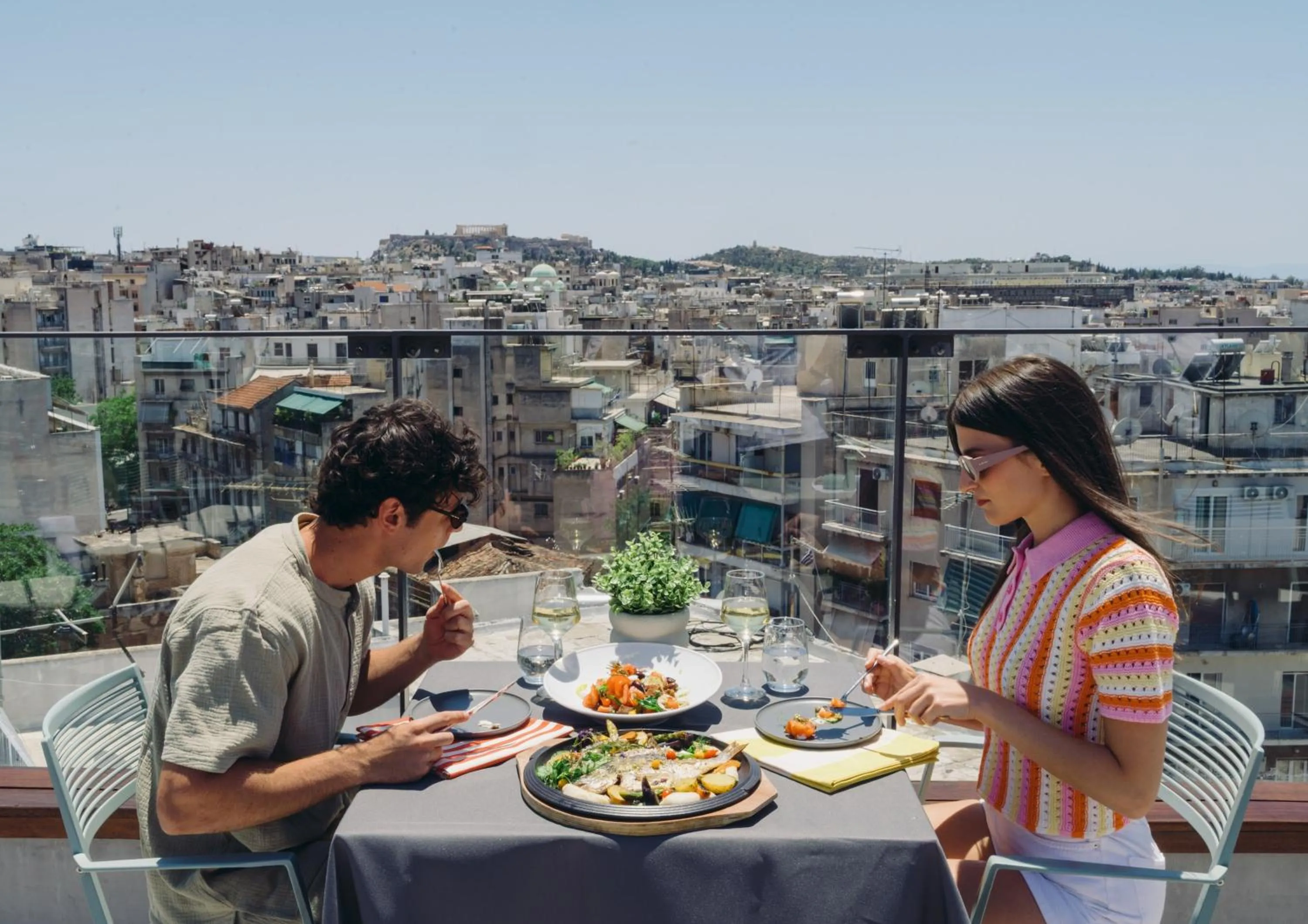 Restaurant/places to eat in Novotel Athens