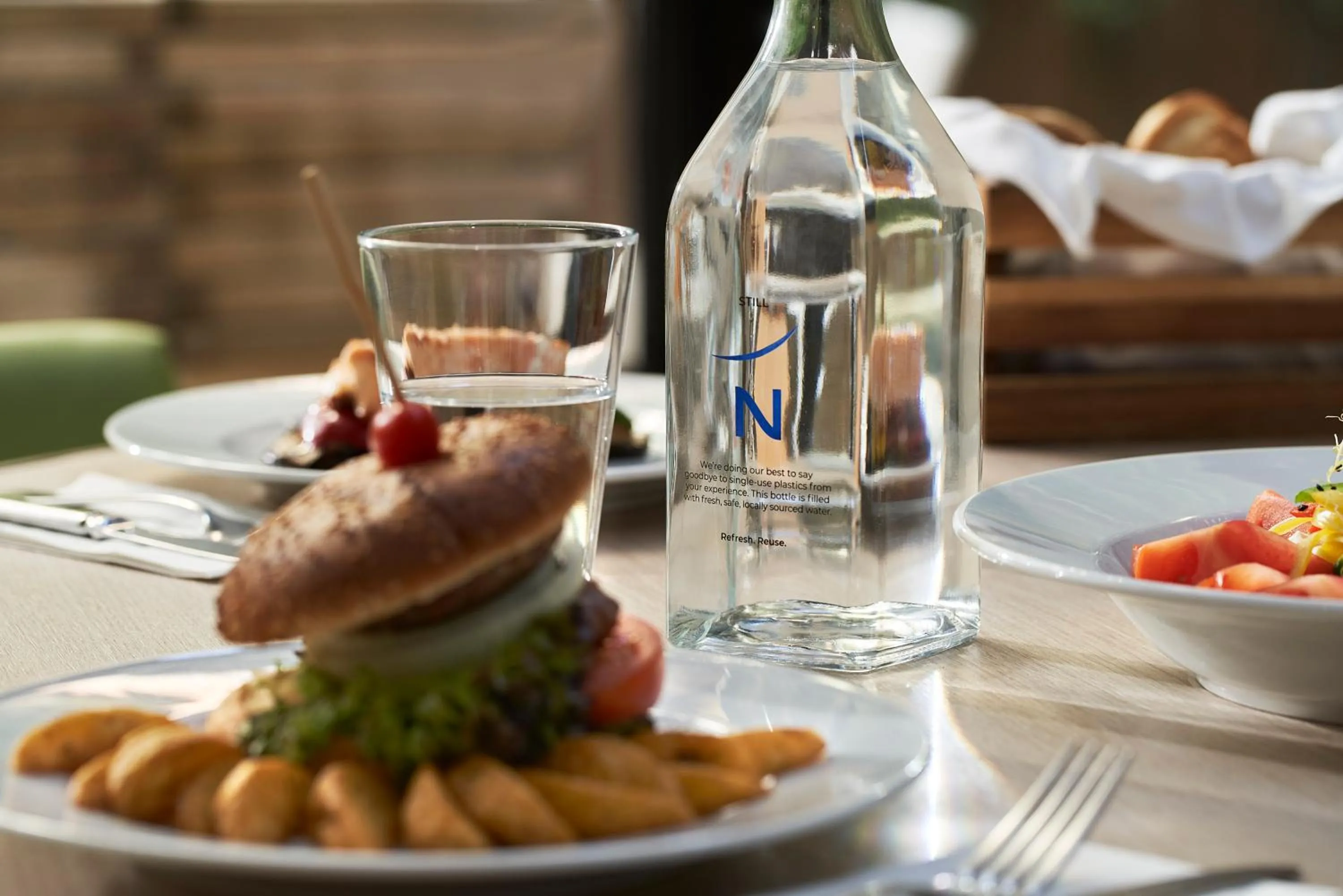 Restaurant/places to eat in Novotel Athens