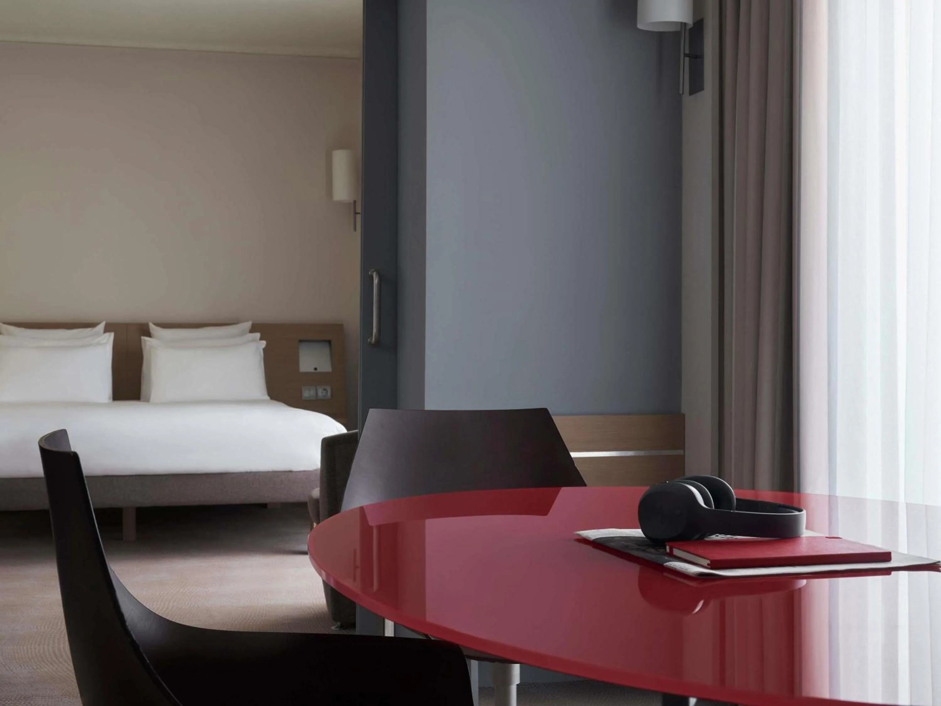 Bedroom, Bed in Novotel Athens